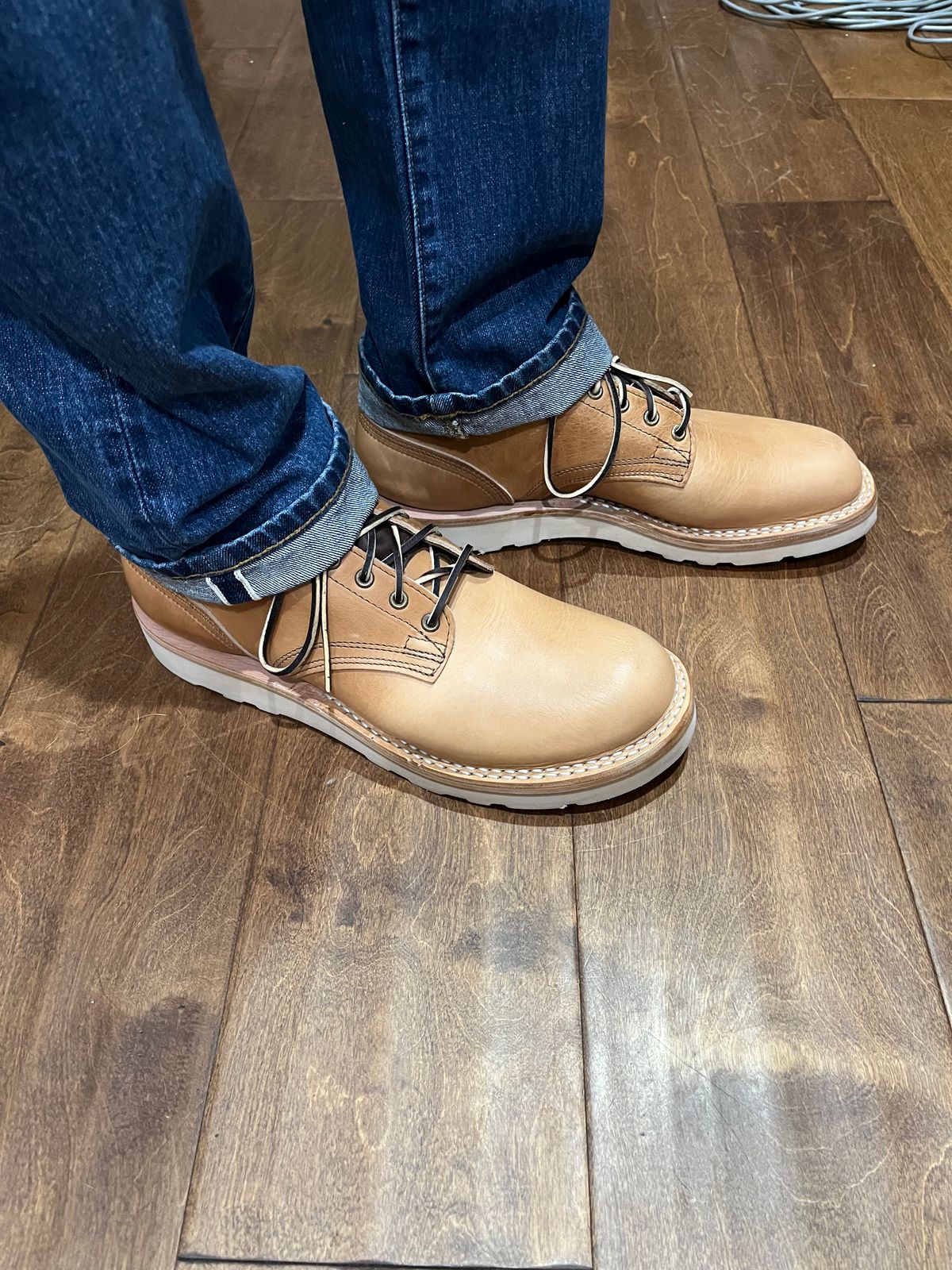 Photo by Griff on October 2, 2025 of the Nicks Aldert Strider in Horween Light Natural Dublin.