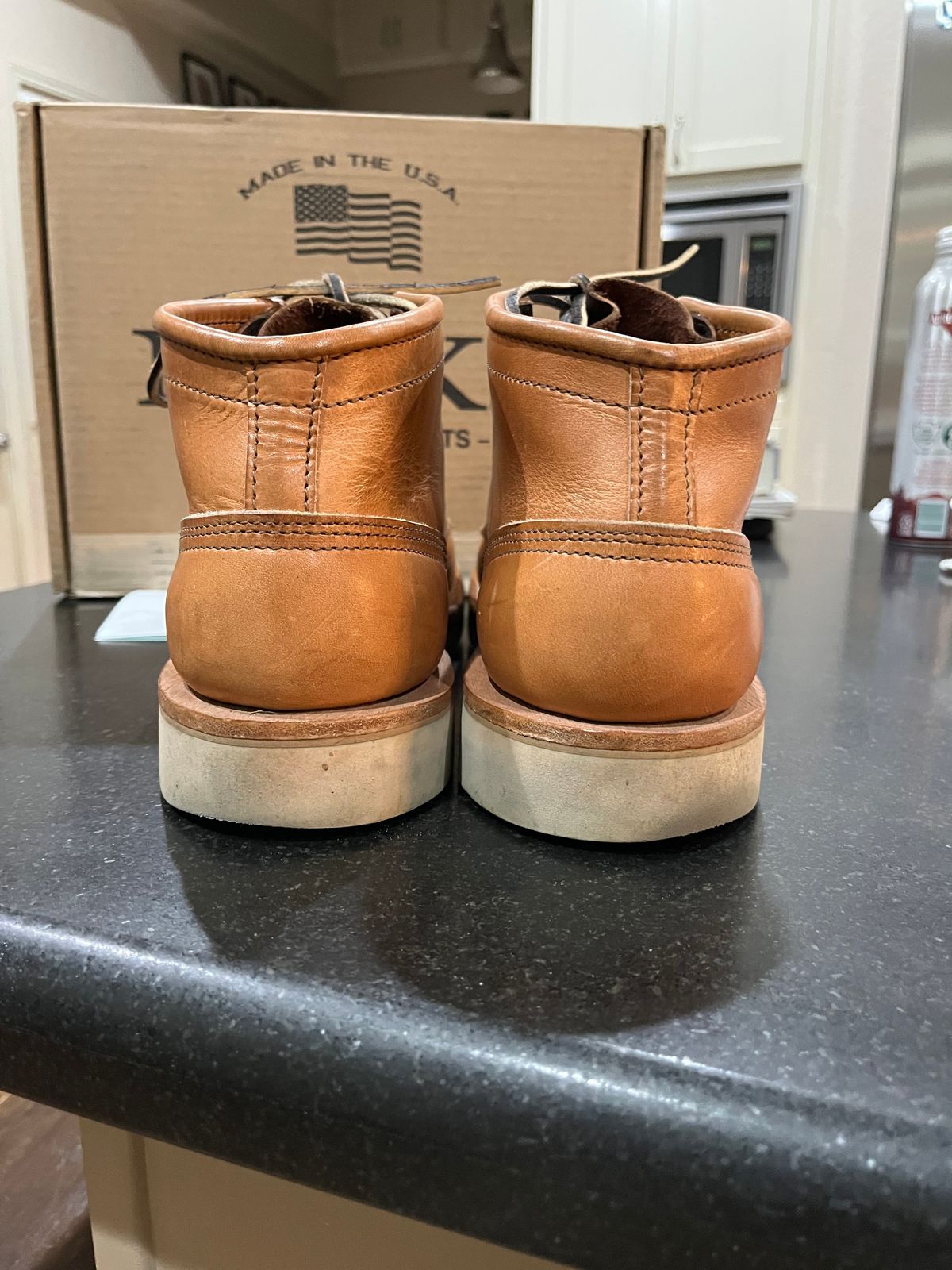 Photo by Griff on November 3, 2025 of the Nicks Aldert Strider in Horween Light Natural Dublin.