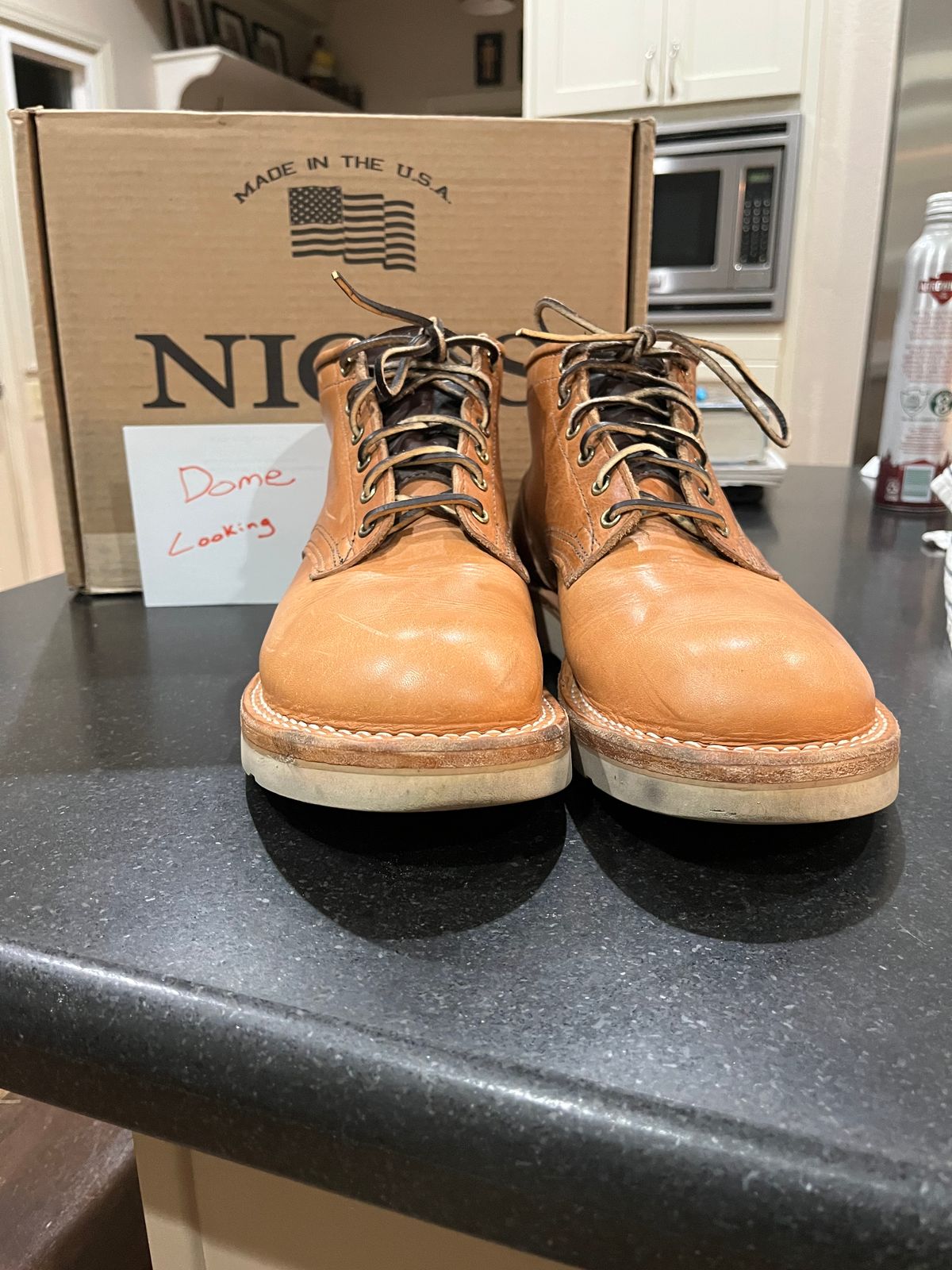 Photo by Griff on November 3, 2025 of the Nicks Aldert Strider in Horween Light Natural Dublin.