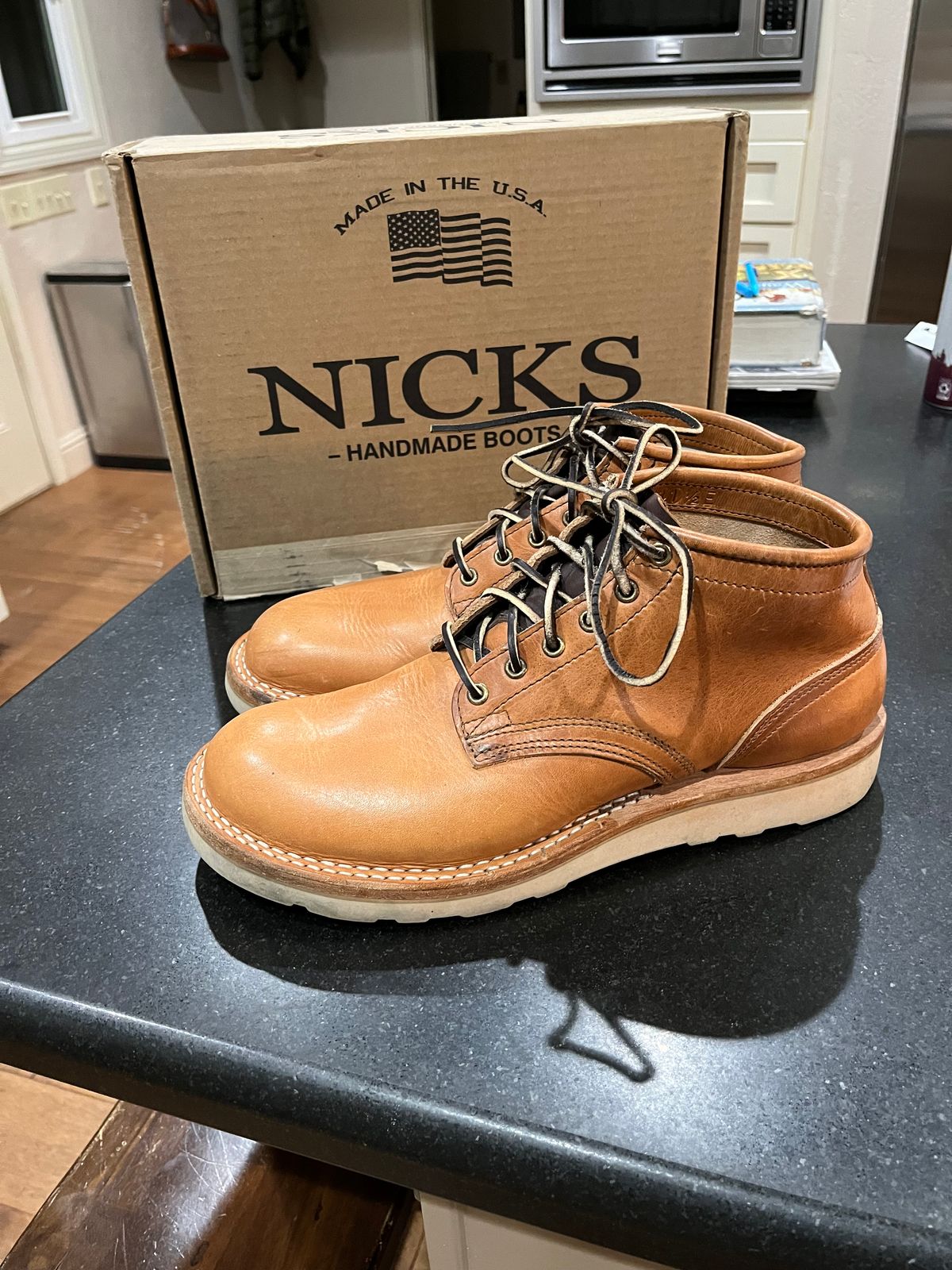 Photo by Griff on November 3, 2025 of the Nicks Aldert Strider in Horween Light Natural Dublin.