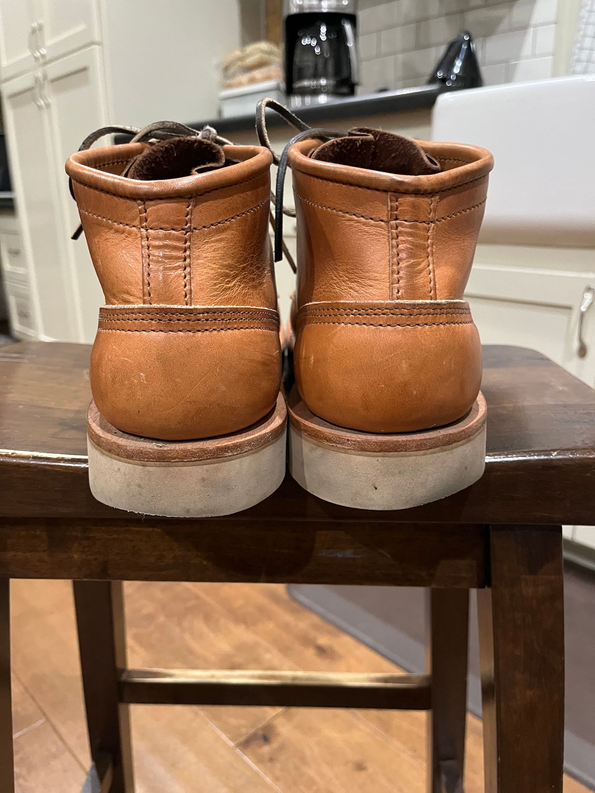 Photo by Griff on December 2, 2025 of the Nicks Aldert Strider in Horween Light Natural Dublin.