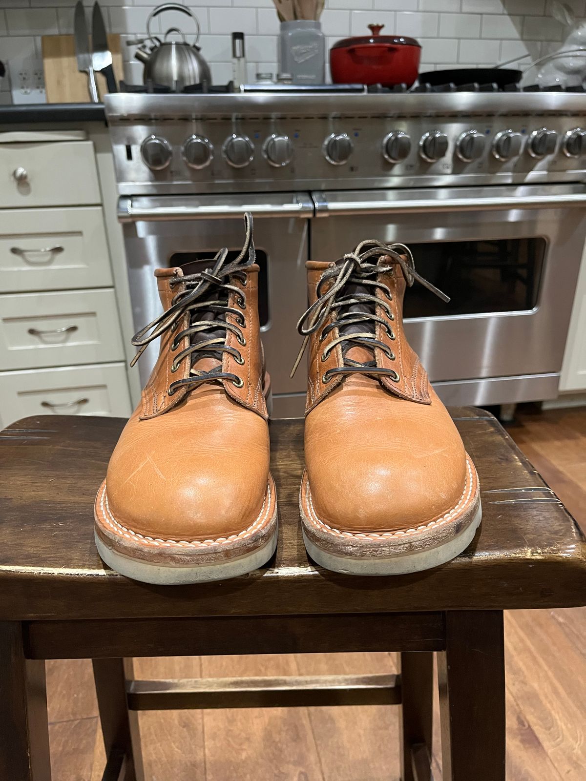 Photo by Griff on December 2, 2025 of the Nicks Aldert Strider in Horween Light Natural Dublin.