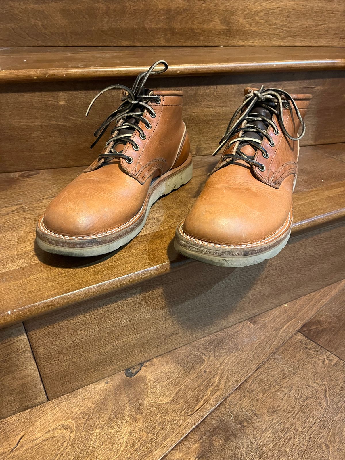 Photo by Griff on February 3, 2026 of the Nicks Aldert Strider in Horween Light Natural Dublin.