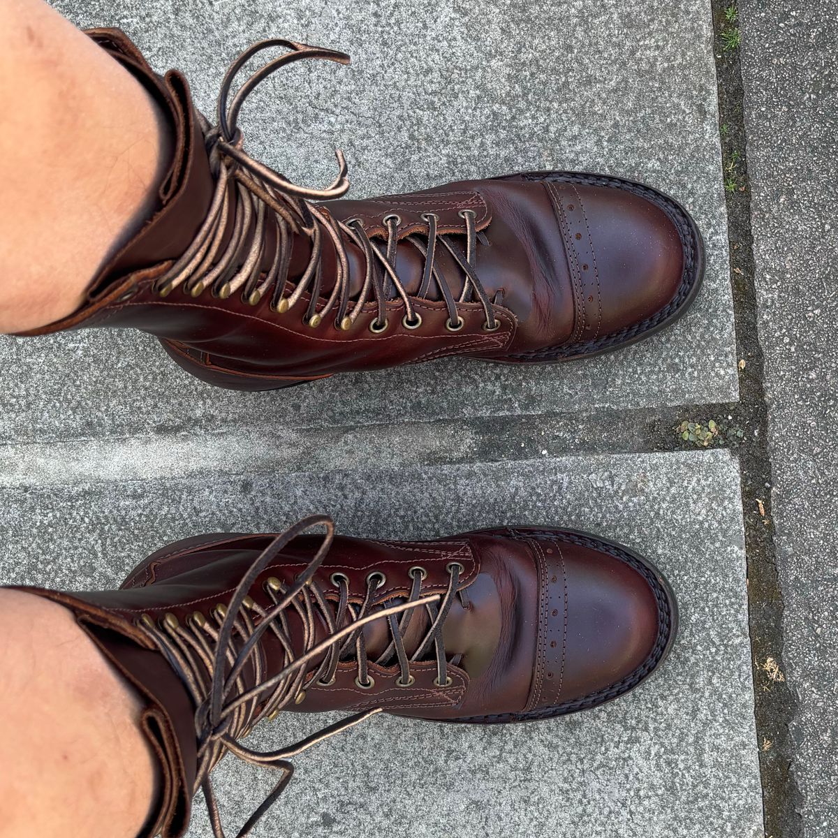 Photo by DeliciousGuess6449 on May 13, 2025 of the Frank's Boots Front Range in Wickett & Craig Chestnut Oiled Latigo.