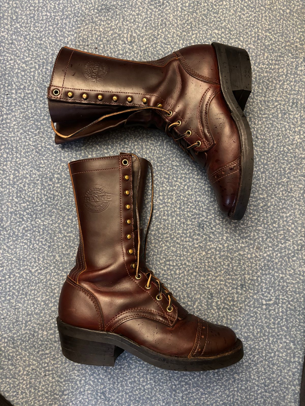 Photo by DeliciousGuess6449 on June 7, 2025 of the Frank's Boots Front Range in Wickett & Craig Chestnut Oiled Latigo.