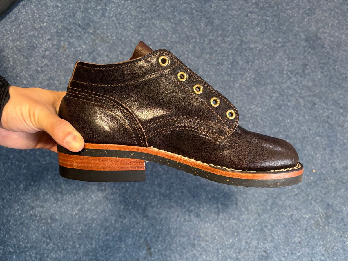 Photo by DeliciousGuess6449 on December 27, 2024 of the Nicks Comstock in Horween Dark Brown Aspen.
