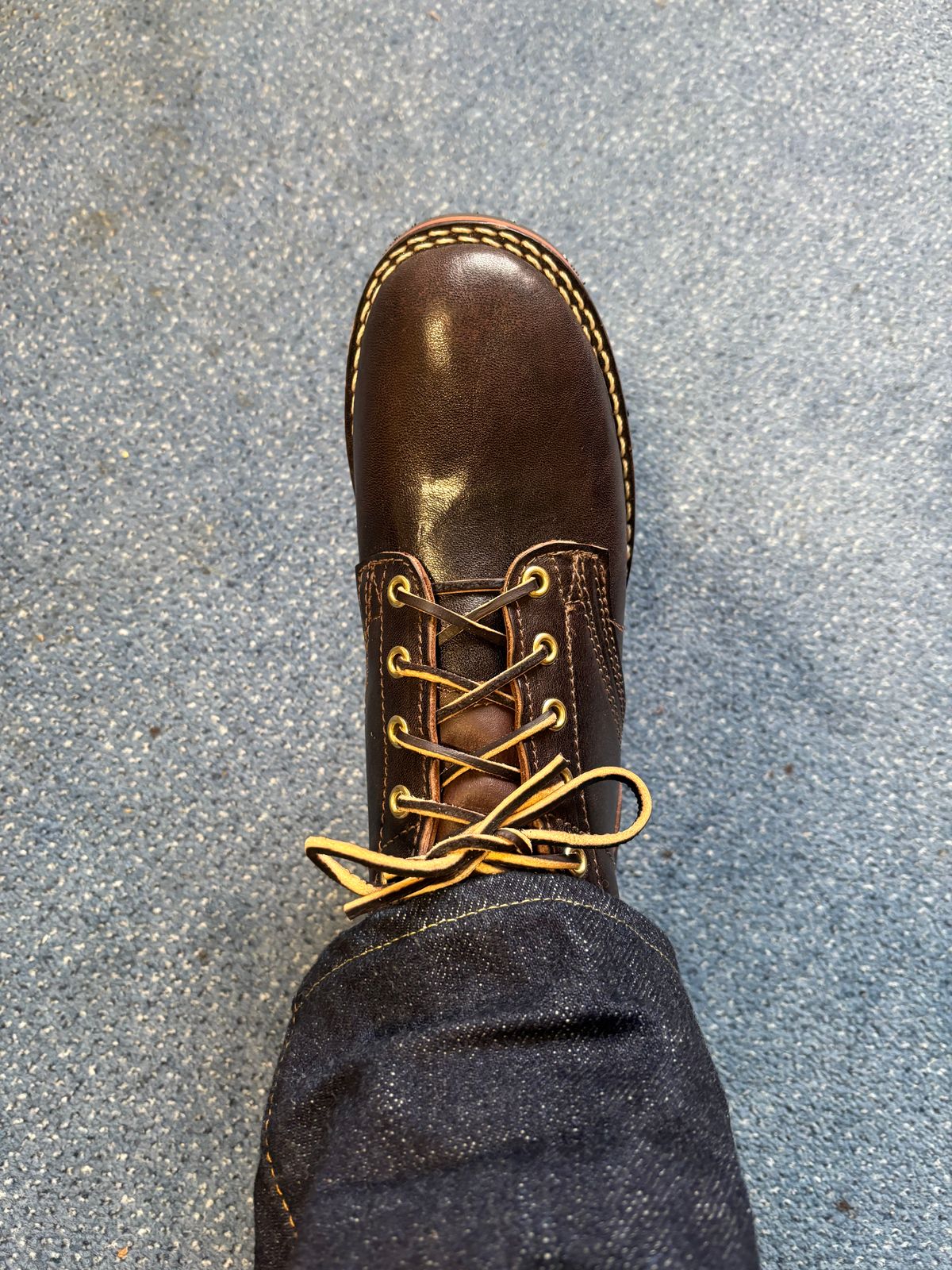 Photo by DeliciousGuess6449 on December 27, 2024 of the Nicks Comstock in Horween Dark Brown Aspen.