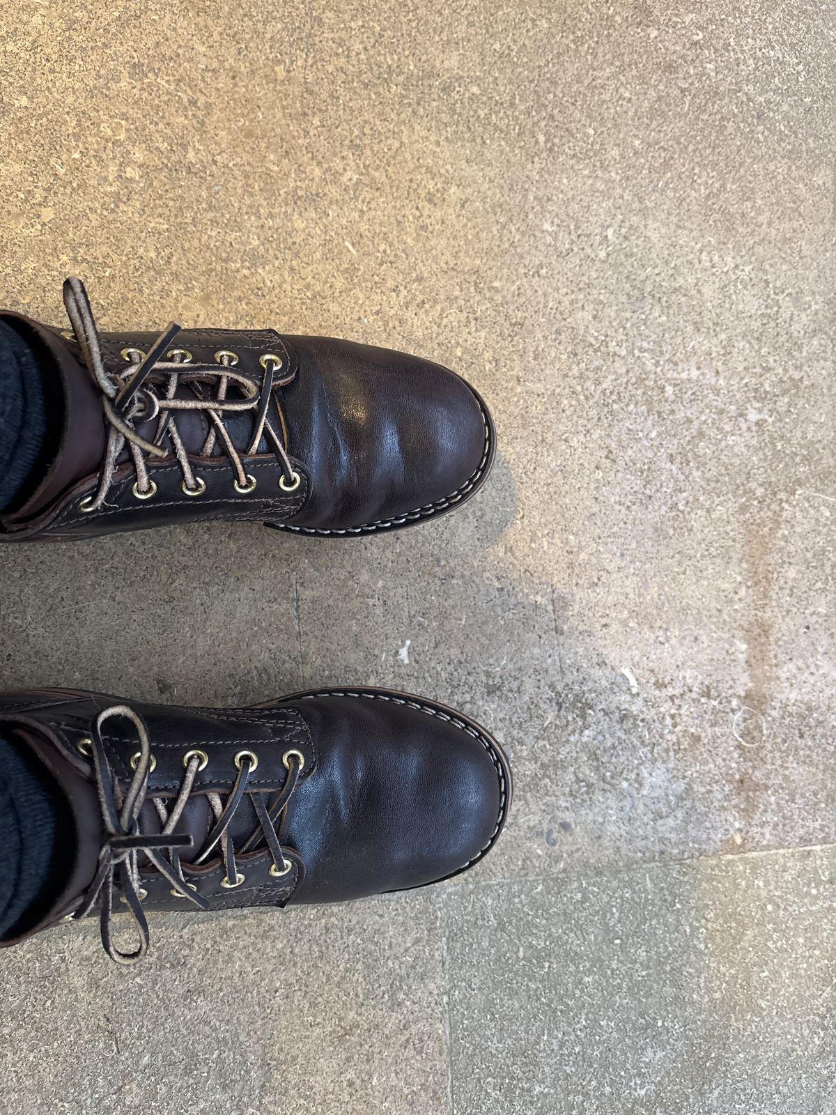 Photo by DeliciousGuess6449 on January 12, 2025 of the Nicks Comstock in Horween Dark Brown Aspen.