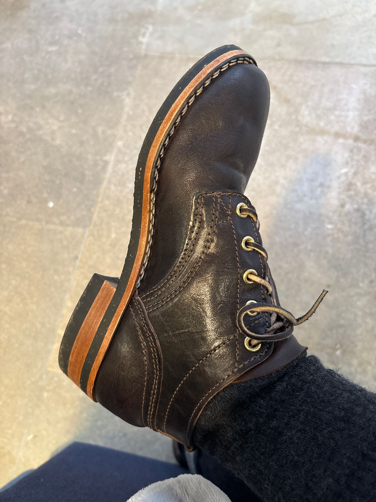 Photo by DeliciousGuess6449 on January 12, 2025 of the Nicks Comstock in Horween Dark Brown Aspen.