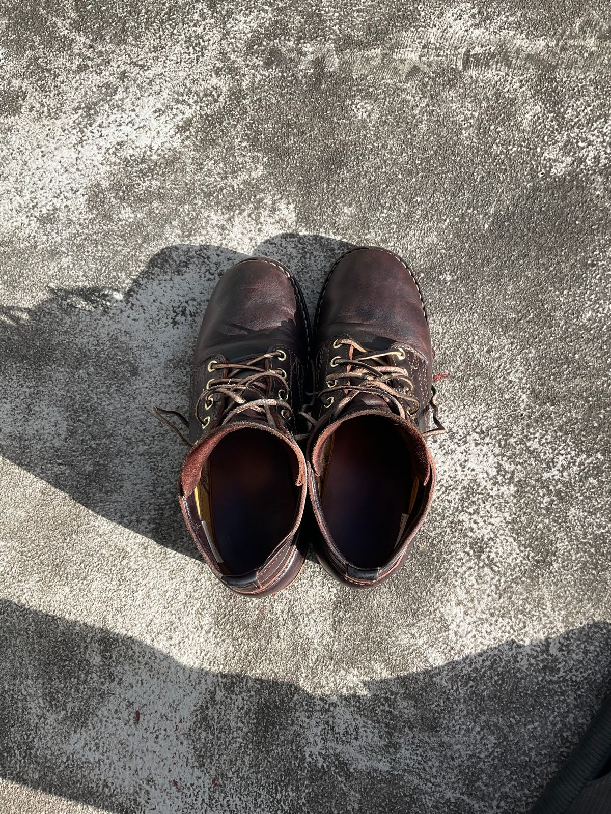 Photo by DeliciousGuess6449 on February 25, 2025 of the Nicks Comstock in Horween Dark Brown Aspen.