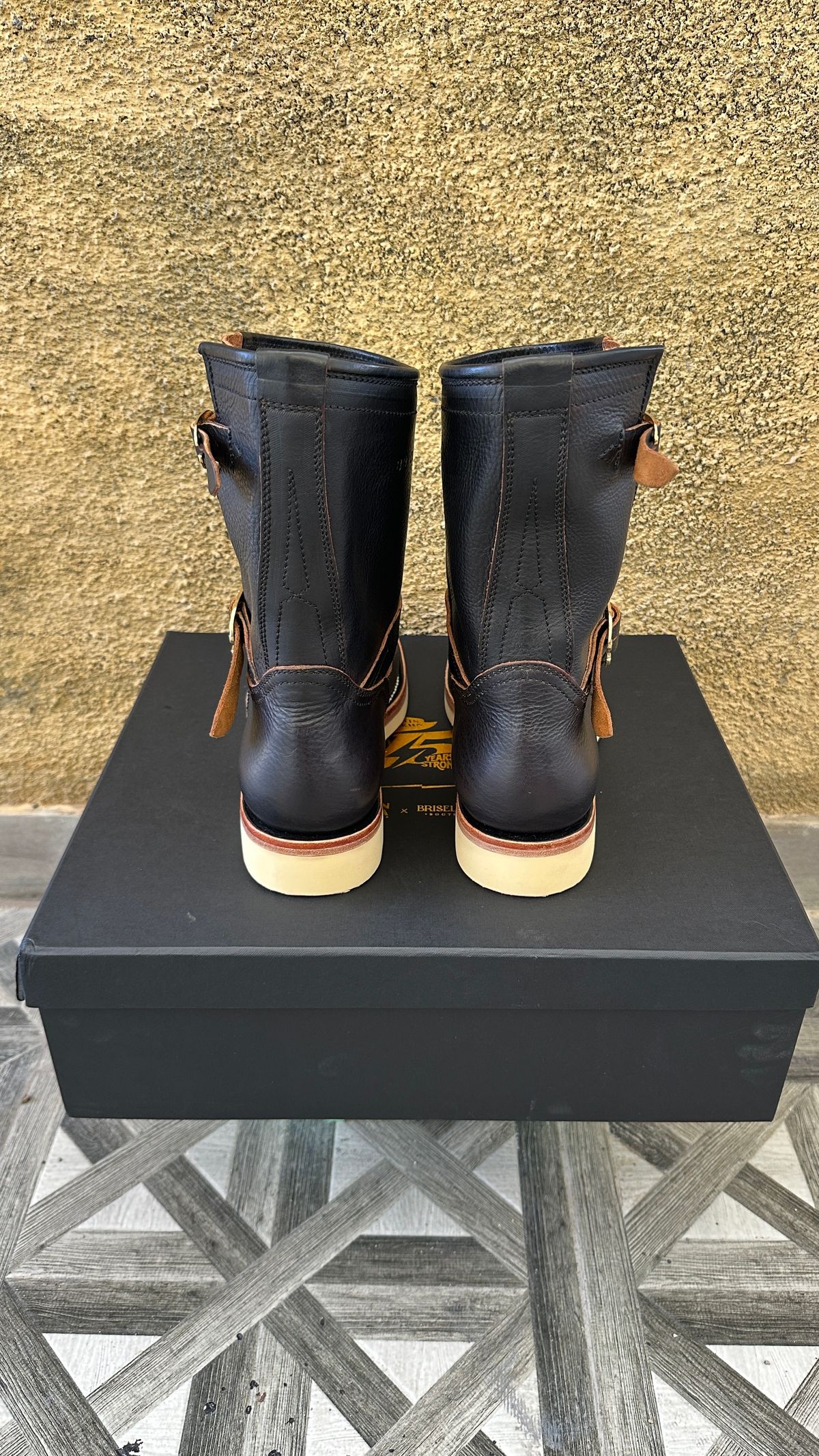 Photo by juliusagungs on October 3, 2025 of the Briselblack Enginner Boots Queen Lekha X Briselblack in Badalassi Carlo overdyed.