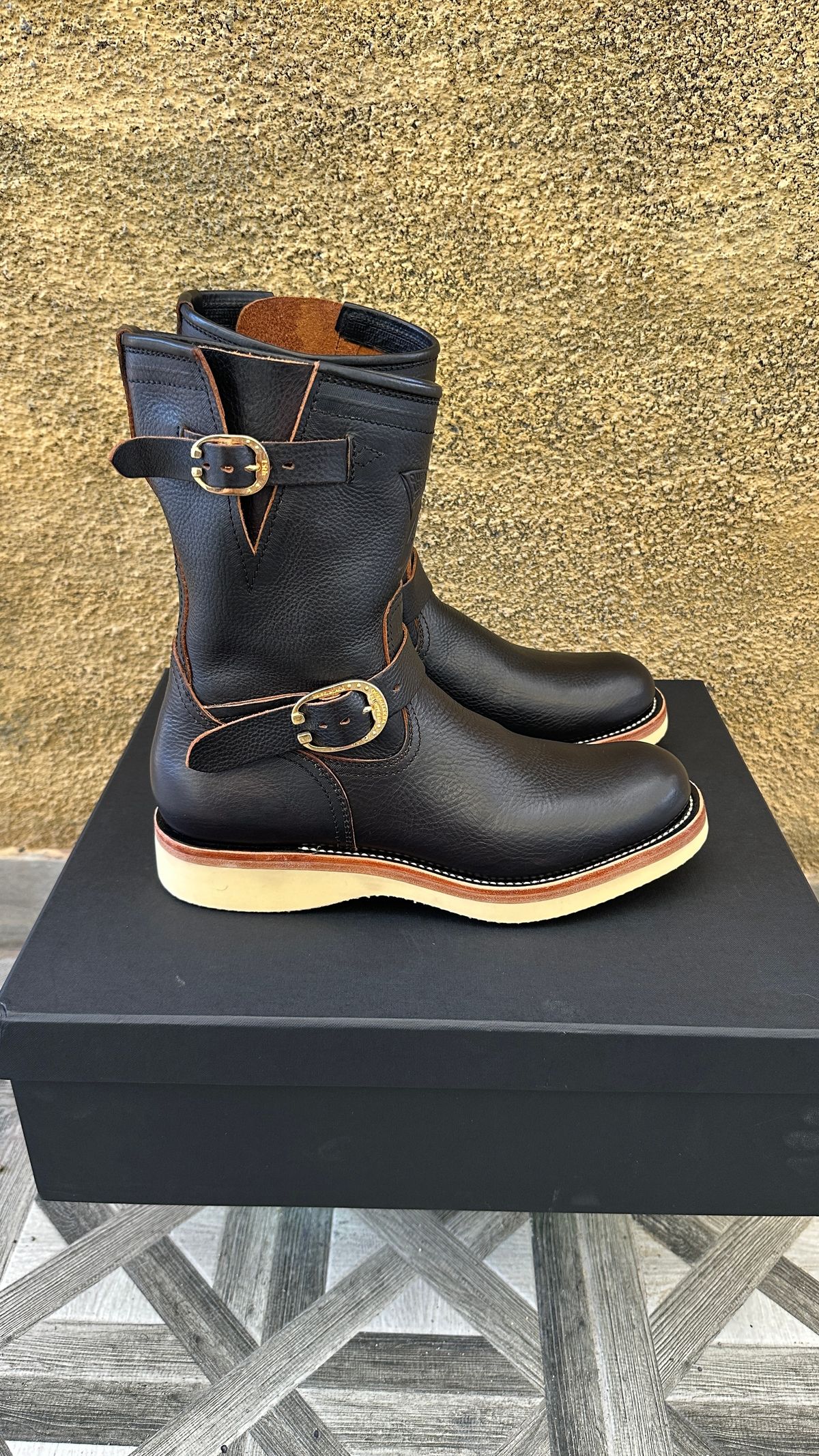 Photo by juliusagungs on October 3, 2025 of the Briselblack Enginner Boots Queen Lekha X Briselblack in Badalassi Carlo overdyed.