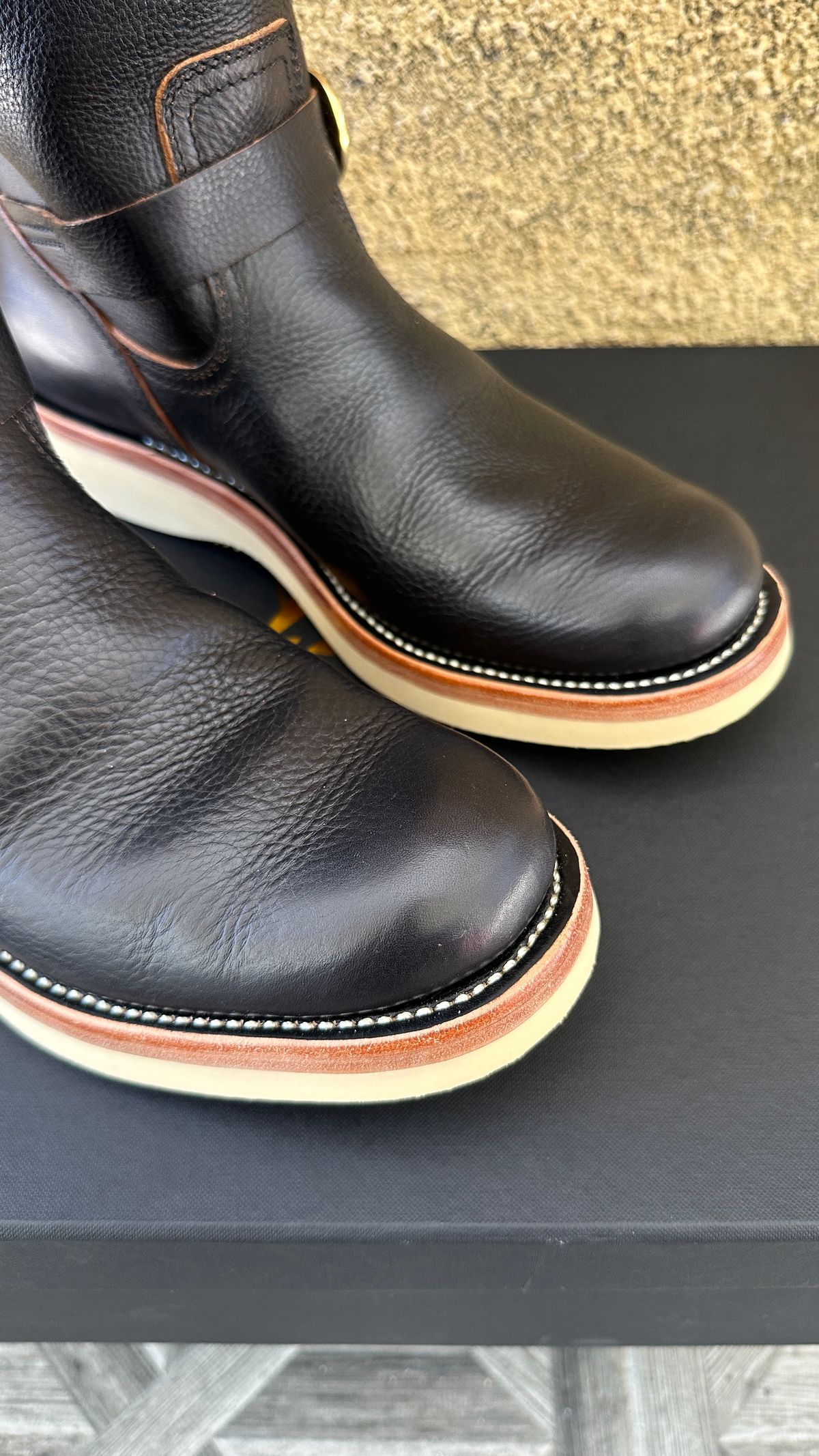 Photo by juliusagungs on October 3, 2025 of the Briselblack Enginner Boots Queen Lekha X Briselblack in Badalassi Carlo overdyed.