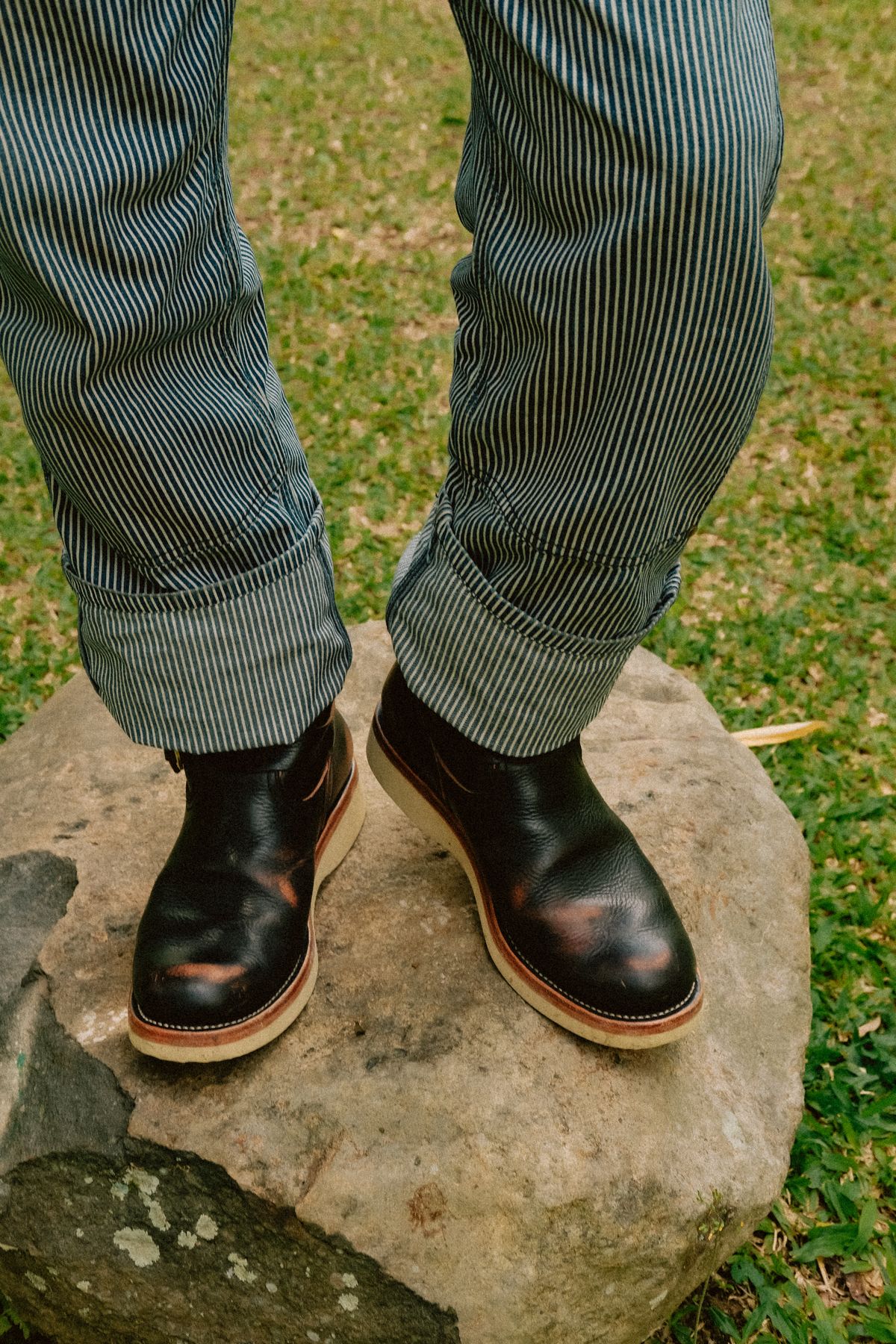 Photo by juliusagungs on October 11, 2025 of the Briselblack Enginner Boots Queen Lekha X Briselblack in Badalassi Carlo overdyed.