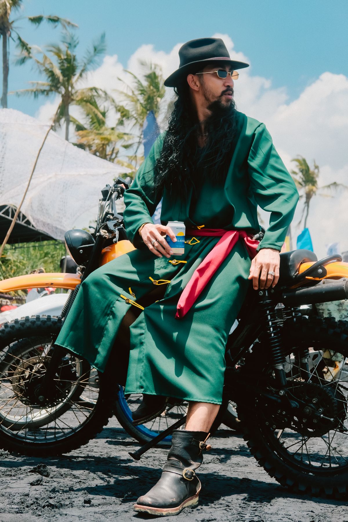 Photo by juliusagungs on October 18, 2025 of the Briselblack Enginner Boots Queen Lekha X Briselblack in Badalassi Carlo overdyed.