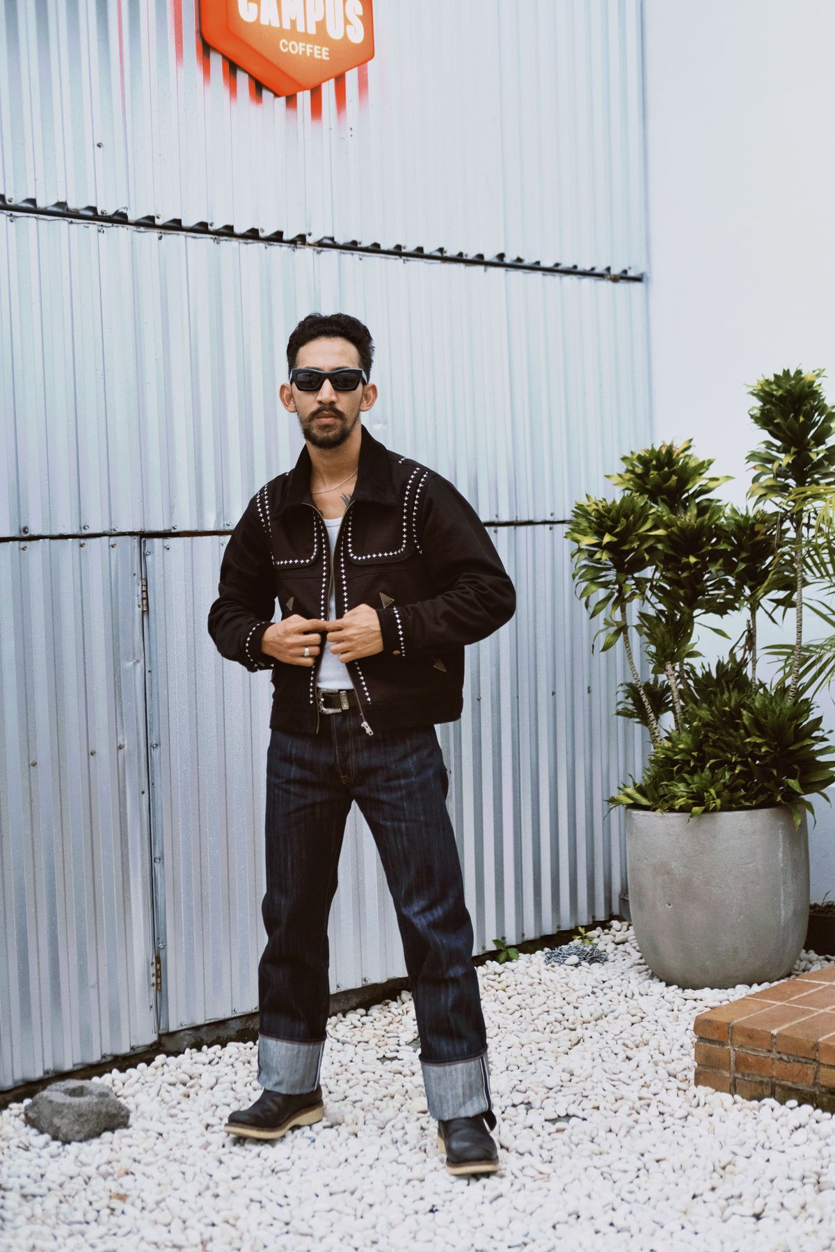 Photo by juliusagungs on October 21, 2025 of the Briselblack Enginner Boots Queen Lekha X Briselblack in Badalassi Carlo overdyed.