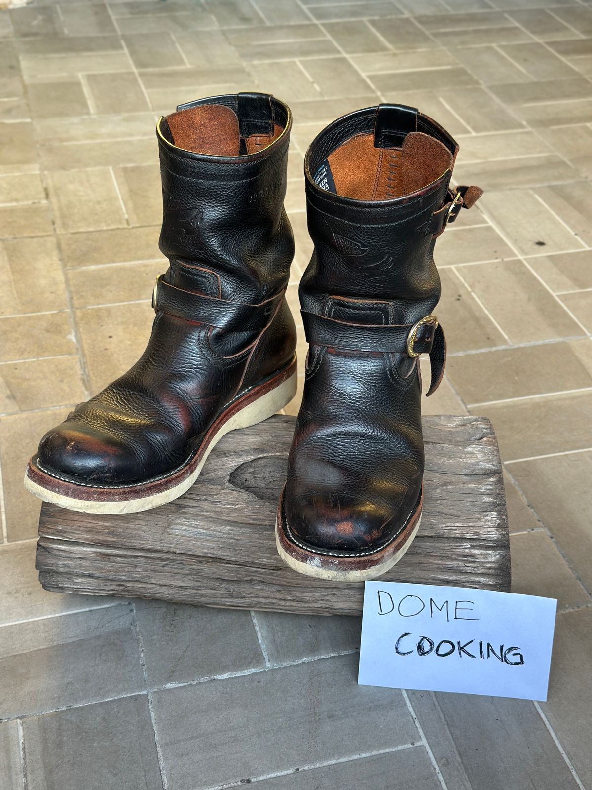 Photo by juliusagungs on November 1, 2025 of the Briselblack Enginner Boots Queen Lekha X Briselblack in Badalassi Carlo overdyed.