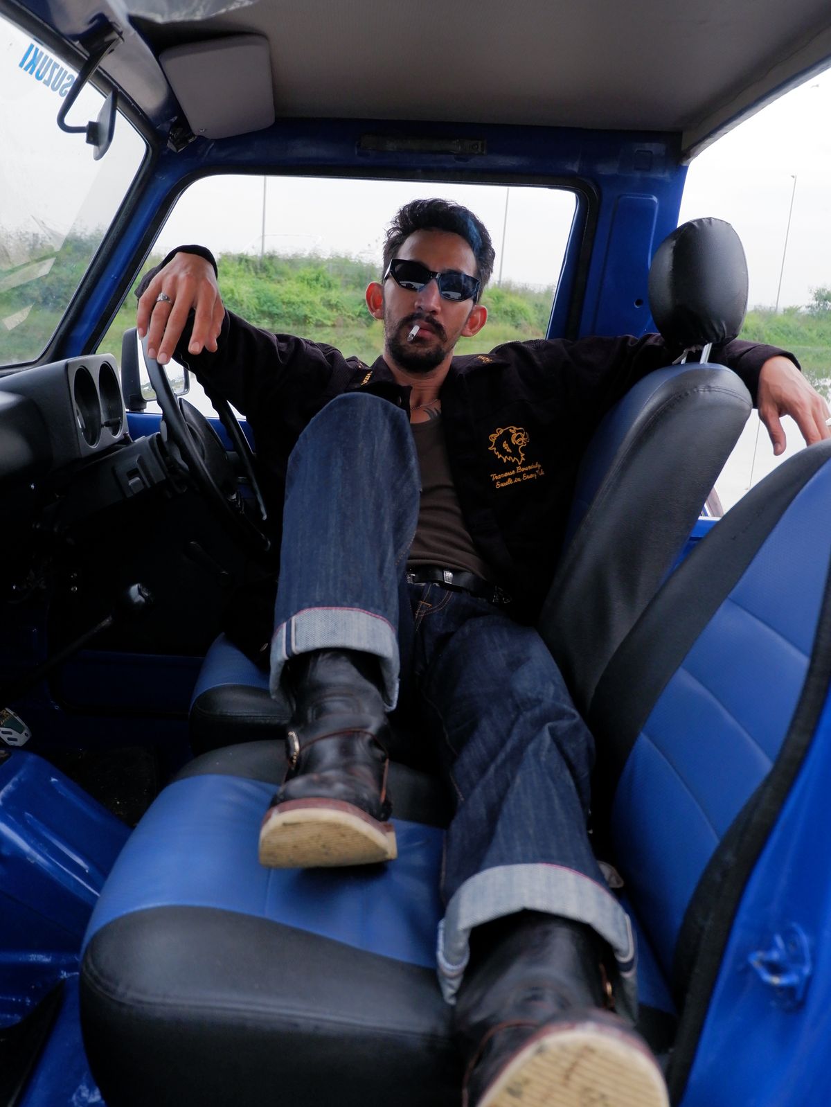 Photo by juliusagungs on November 5, 2025 of the Briselblack Enginner Boots Queen Lekha X Briselblack in Badalassi Carlo overdyed.