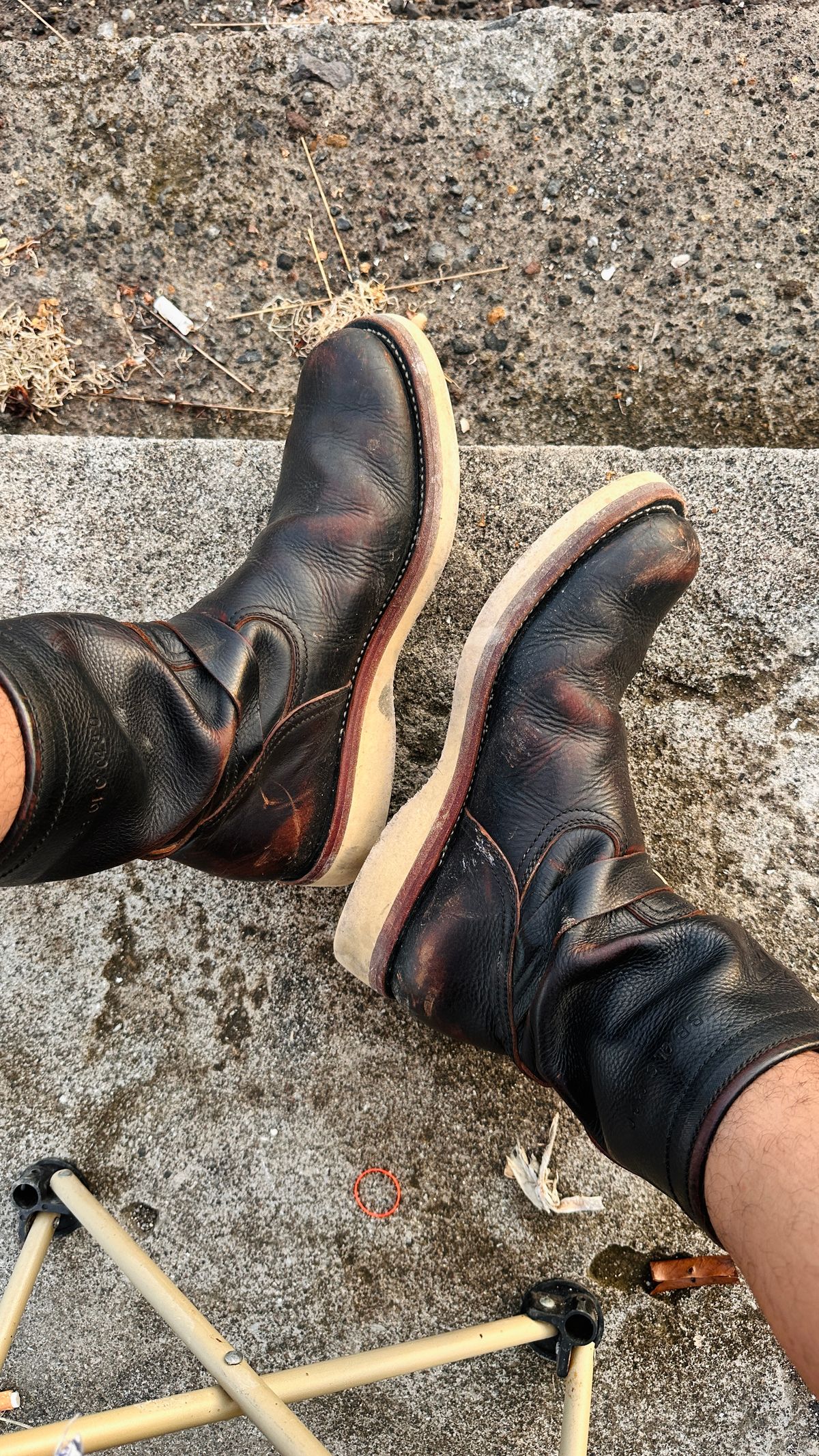 Photo by juliusagungs on December 6, 2025 of the Briselblack Enginner Boots Queen Lekha X Briselblack in Badalassi Carlo overdyed.