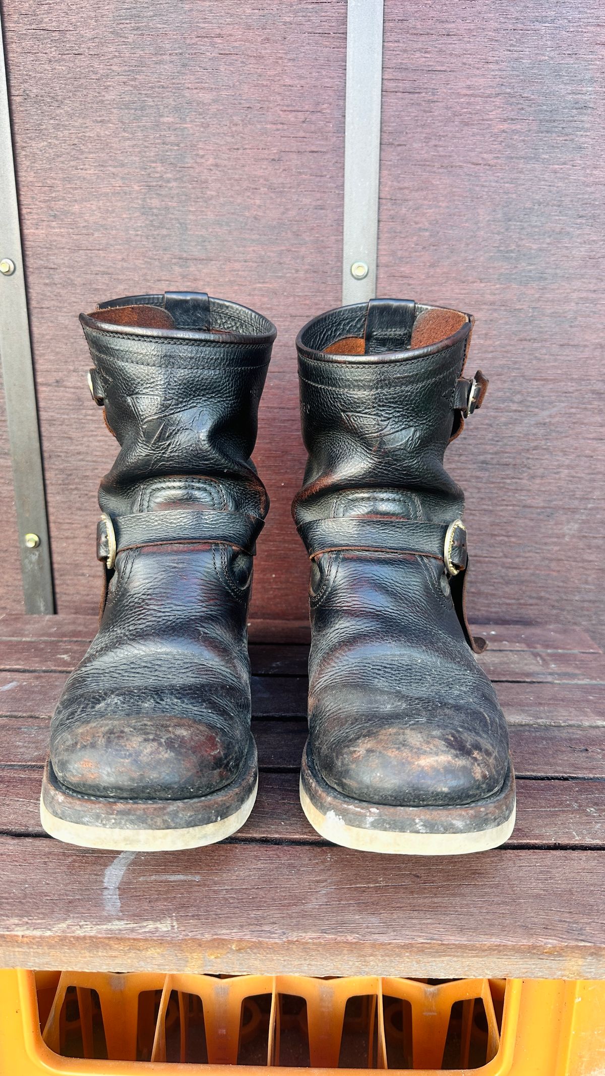 Photo by juliusagungs on February 4, 2026 of the Briselblack Enginner Boots Queen Lekha X Briselblack in Badalassi Carlo overdyed.