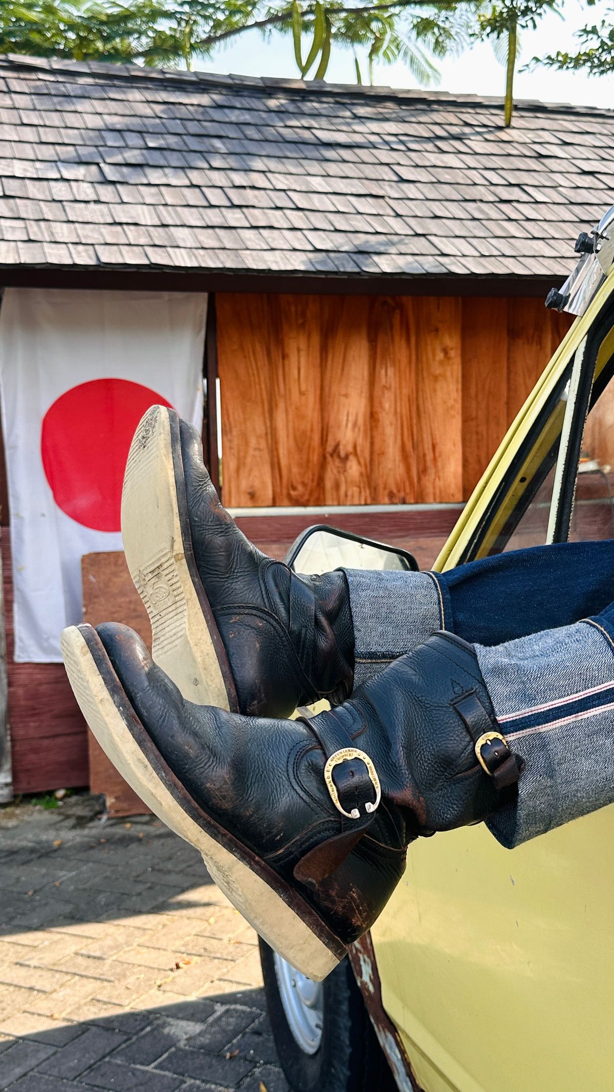 Photo by juliusagungs on March 4, 2026 of the Briselblack Enginner Boots Queen Lekha X Briselblack in Badalassi Carlo overdyed.