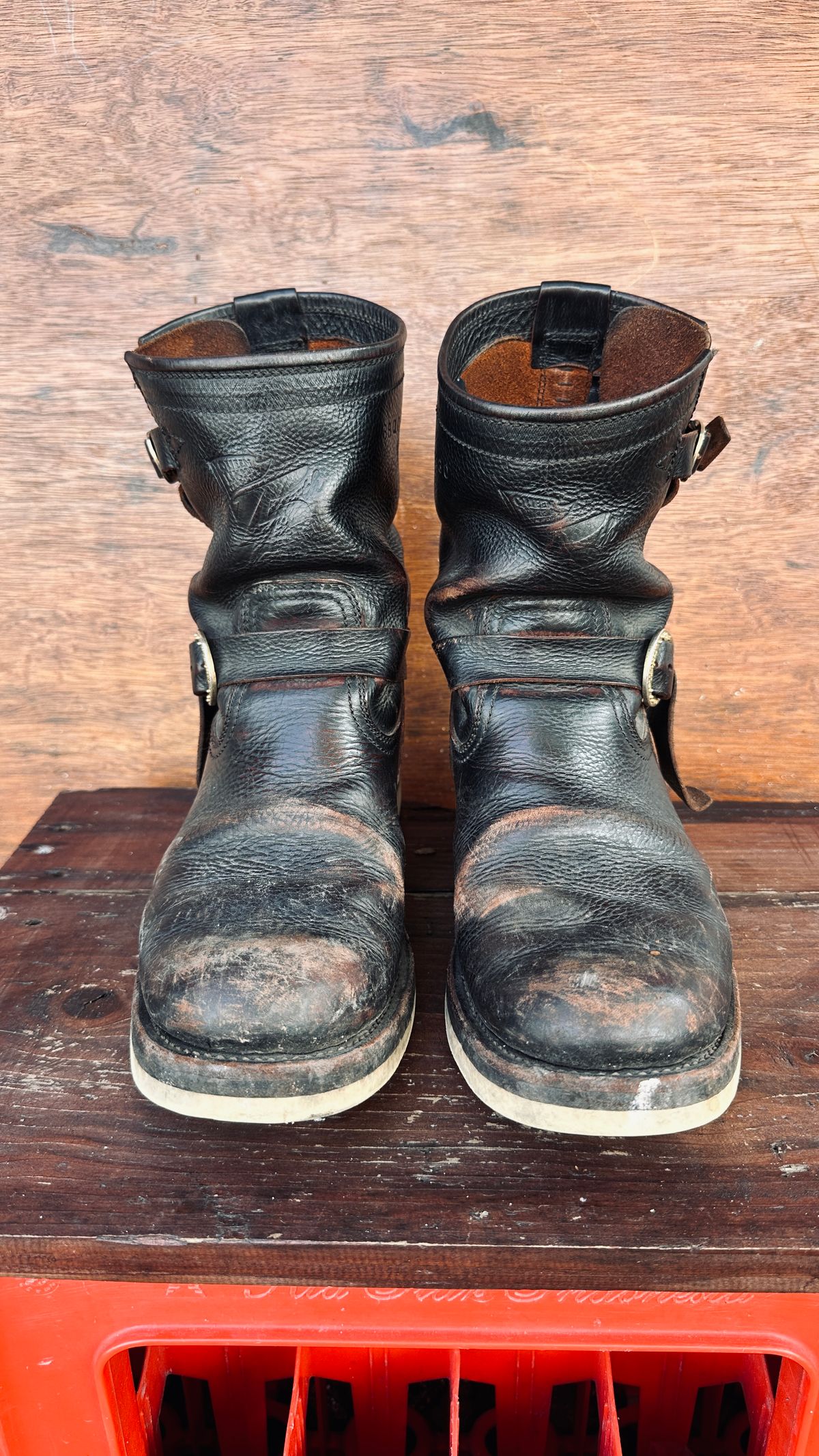 Photo by juliusagungs on March 4, 2026 of the Briselblack Enginner Boots Queen Lekha X Briselblack in Badalassi Carlo overdyed.