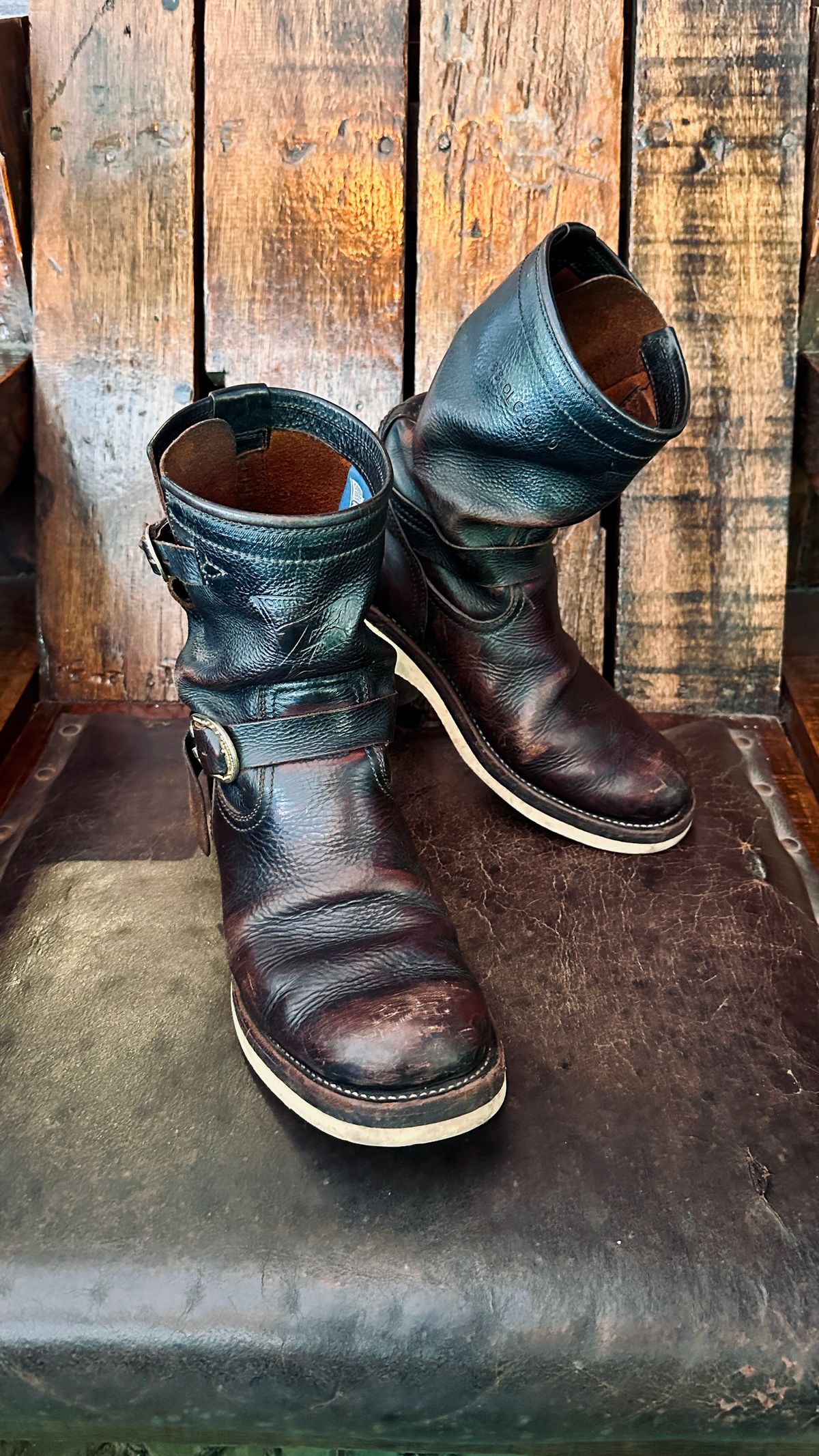 Photo by juliusagungs on April 5, 2026 of the Briselblack Enginner Boots Queen Lekha X Briselblack in Badalassi Carlo overdyed.