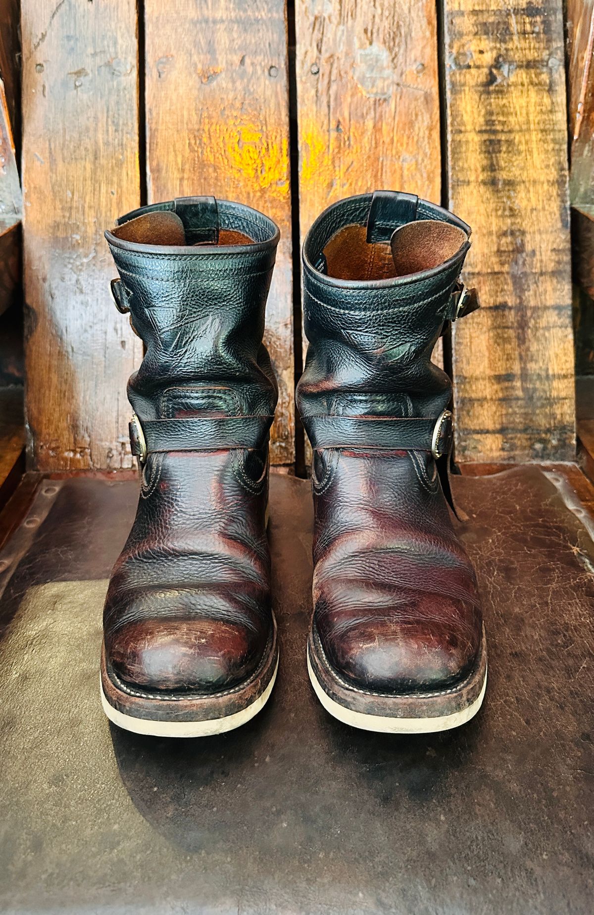 Photo by juliusagungs on April 5, 2026 of the Briselblack Enginner Boots Queen Lekha X Briselblack in Badalassi Carlo overdyed.