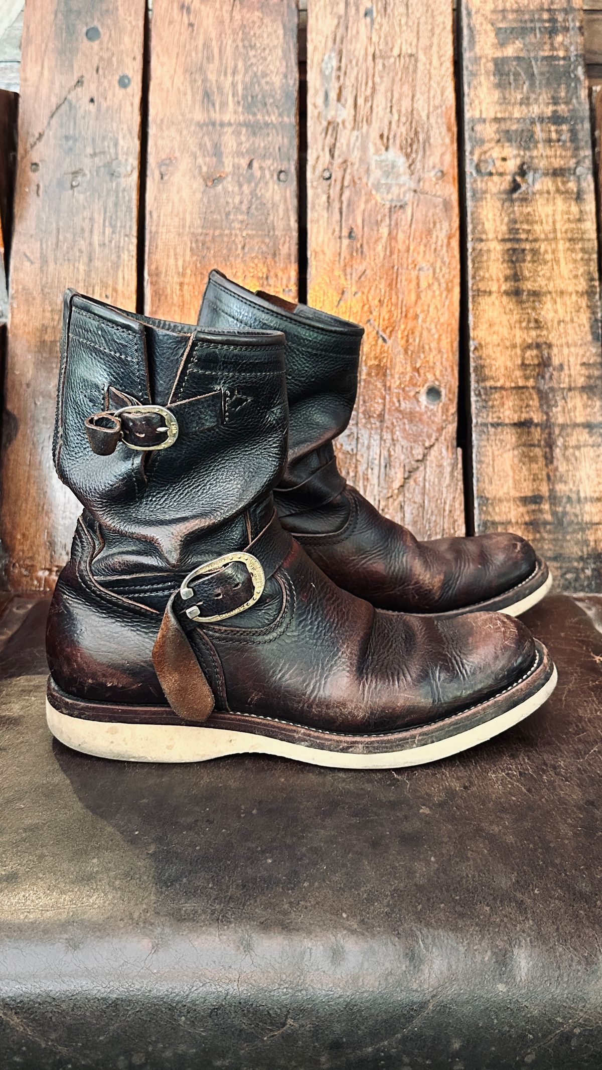 Photo by juliusagungs on April 5, 2026 of the Briselblack Enginner Boots Queen Lekha X Briselblack in Badalassi Carlo overdyed.