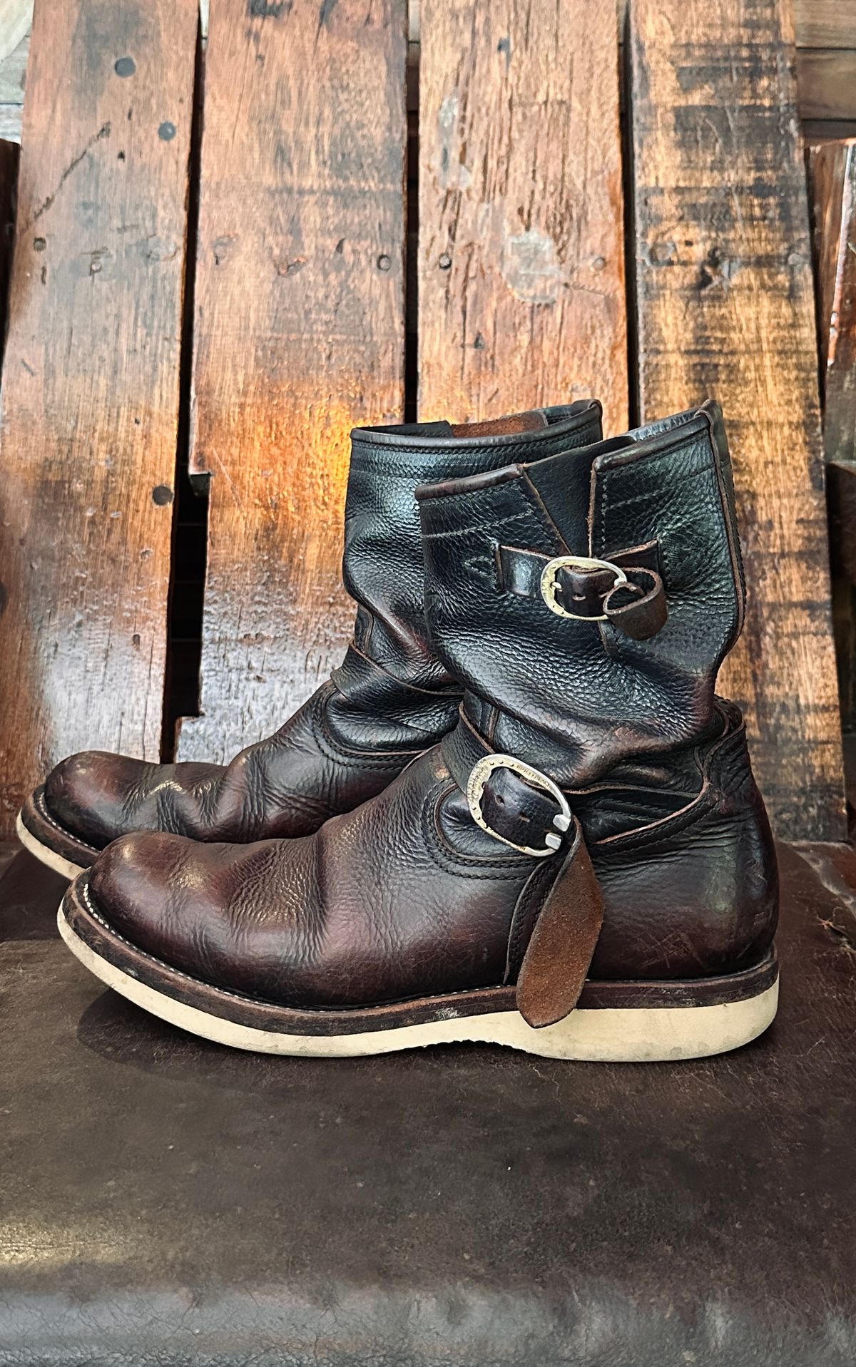 Photo by juliusagungs on April 5, 2026 of the Briselblack Enginner Boots Queen Lekha X Briselblack in Badalassi Carlo overdyed.