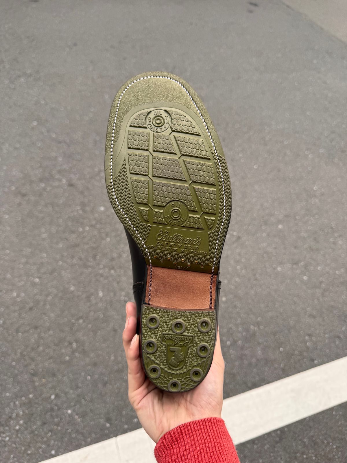 Photo by ericjohanes on December 20, 2025 of the Clinch Engineer Boots 11-Inch Height in EQ Black Teacore Horsebutt.