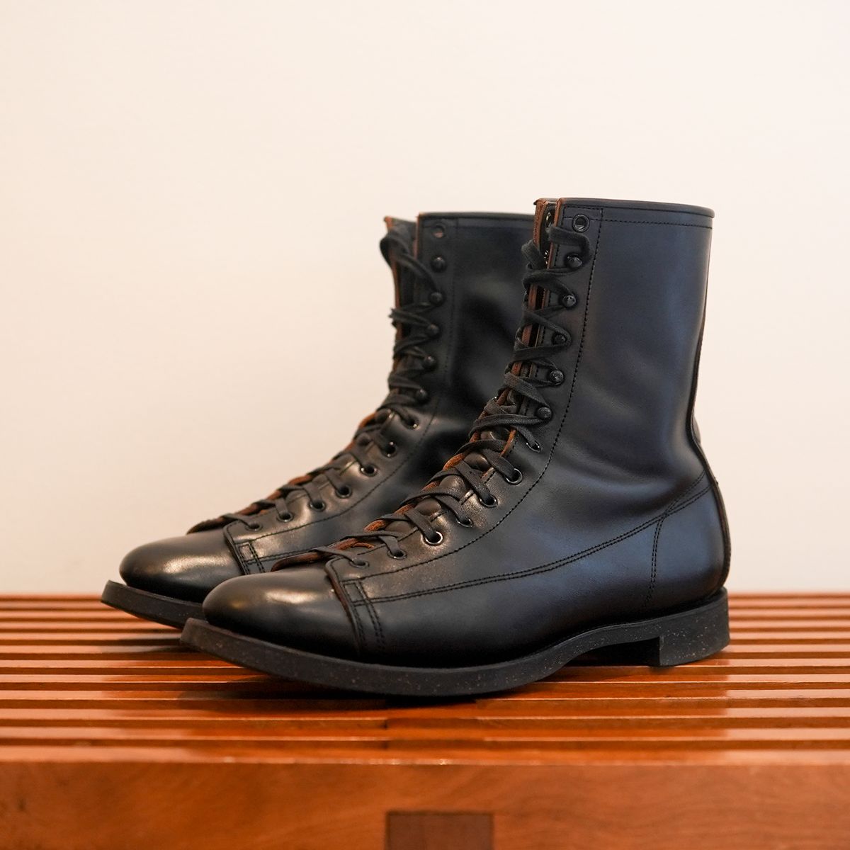 Photo by ericjohanes on November 6, 2025 of the Clinch Gary Boots in Black-Overdyed Horsebutt.