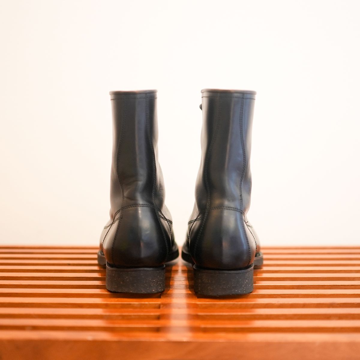 Photo by ericjohanes on November 6, 2025 of the Clinch Gary Boots in Black-Overdyed Horsebutt.