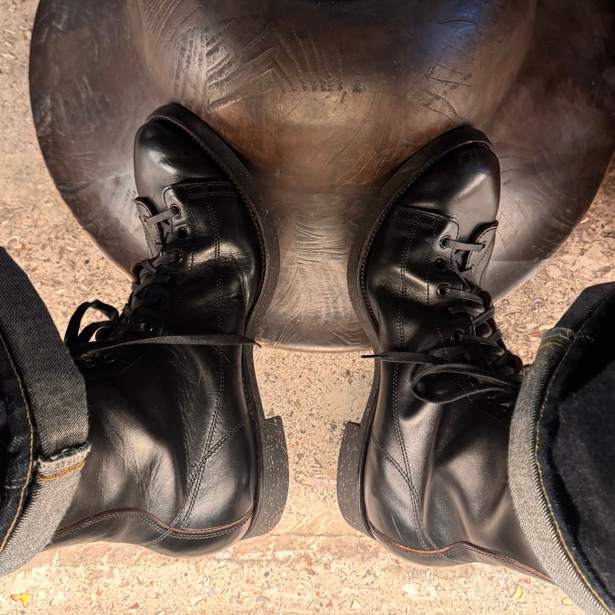 Photo by ericjohanes on November 8, 2025 of the Clinch Gary Boots in Black-Overdyed Horsebutt.