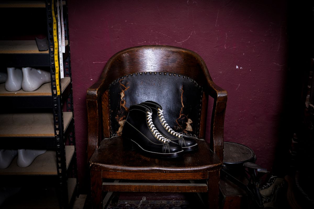 Photo by imursa on February 9, 2026 of the Bad Hat Brothers Bad Hornet in Badalassi Carlo Black Minerva.