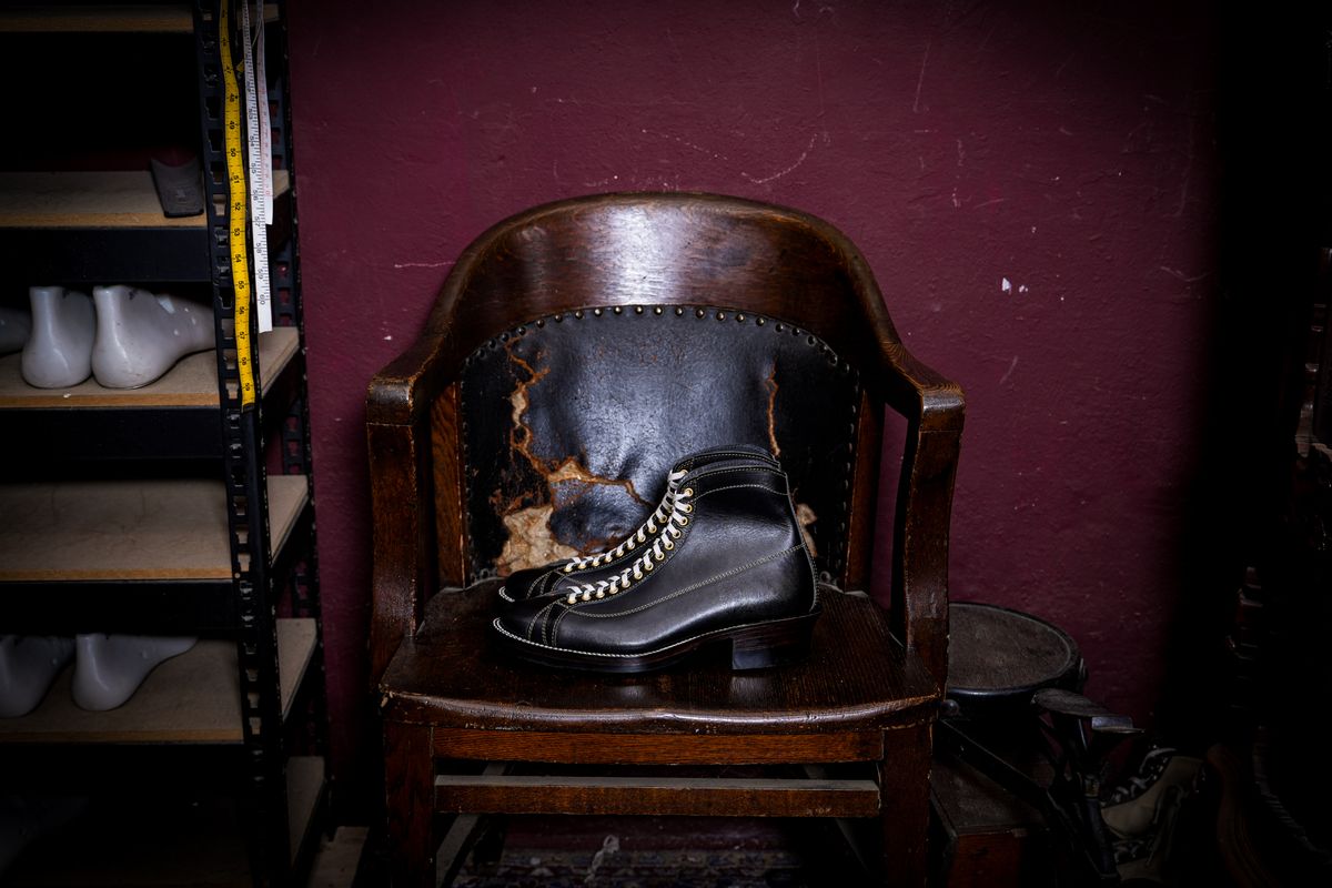 Photo by imursa on February 9, 2026 of the Bad Hat Brothers Bad Hornet in Badalassi Carlo Black Minerva.