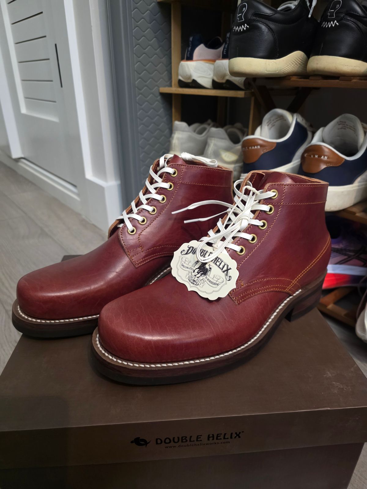 Photo by pahosa on June 12, 2026 of the Double Helix Prospector 4.1" 701 in Nitta Burgundy Horsebutt.