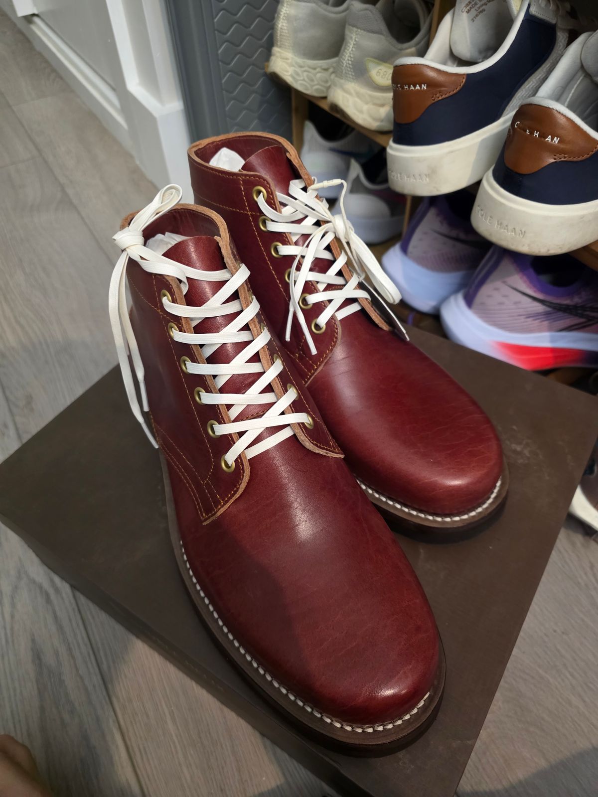 Photo by pahosa on June 12, 2026 of the Double Helix Prospector 4.1" 701 in Nitta Burgundy Horsebutt.