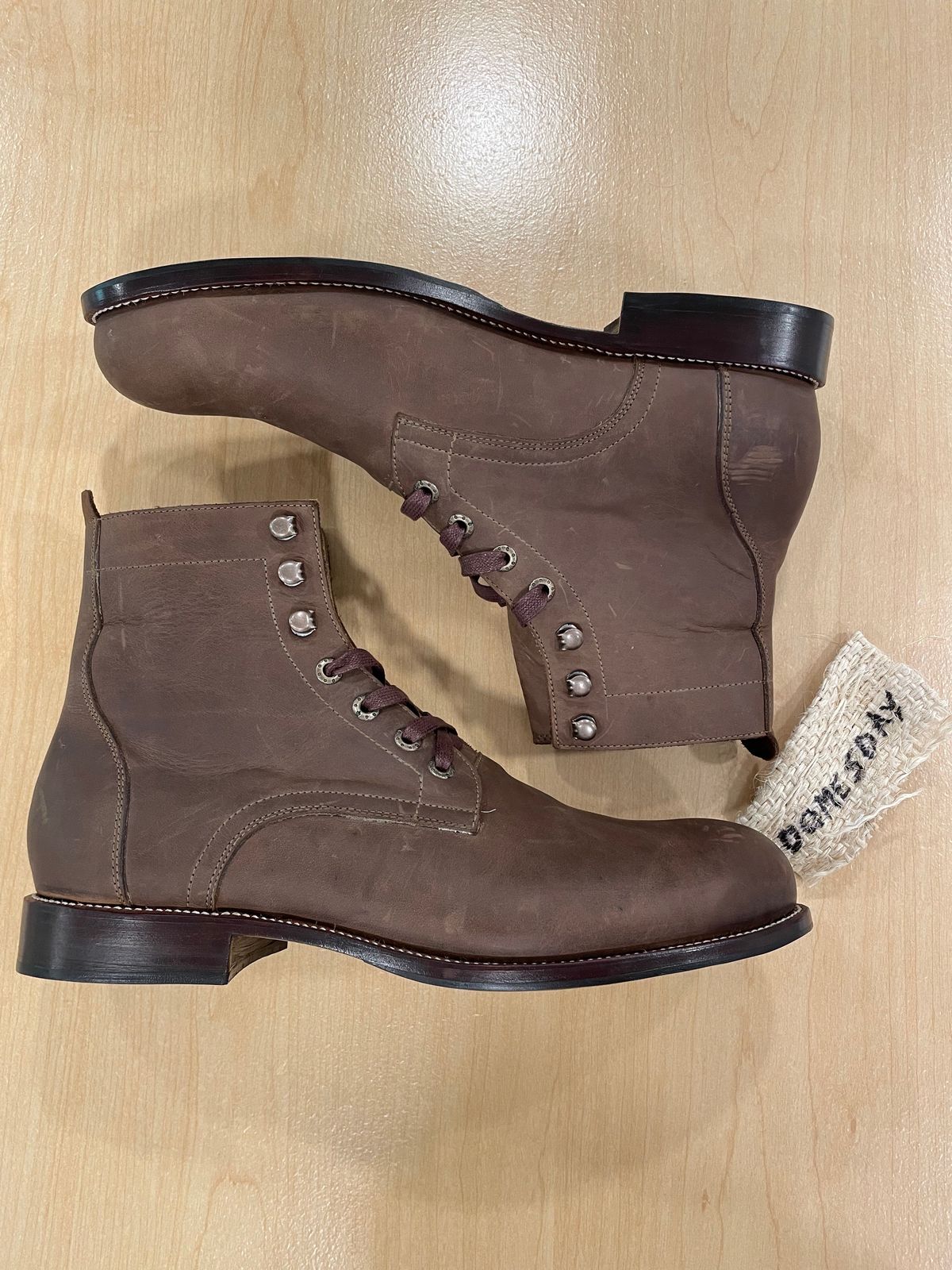 Photo by hernicane on October 6, 2024 of the Adelante The Havana in Mahogany Nubuck.