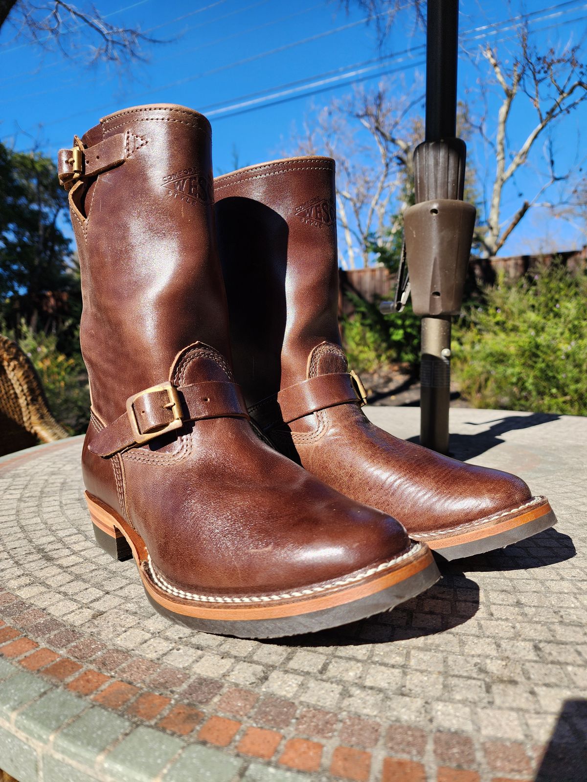 Photo by Janbiya on January 12, 2025 of the Wesco Mister Lou in Brown Horsehide.