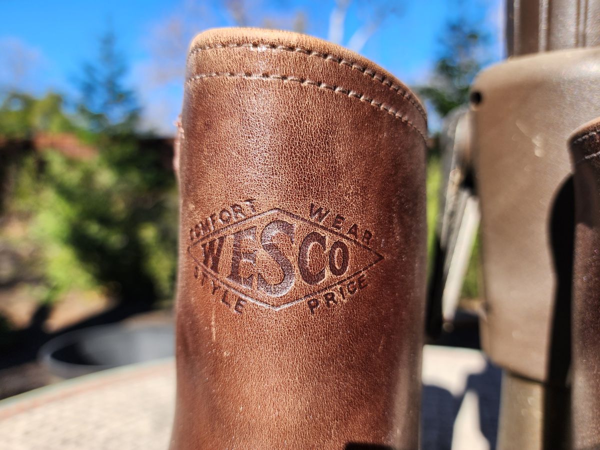 Photo by Janbiya on January 12, 2025 of the Wesco Mister Lou in Brown Horsehide.