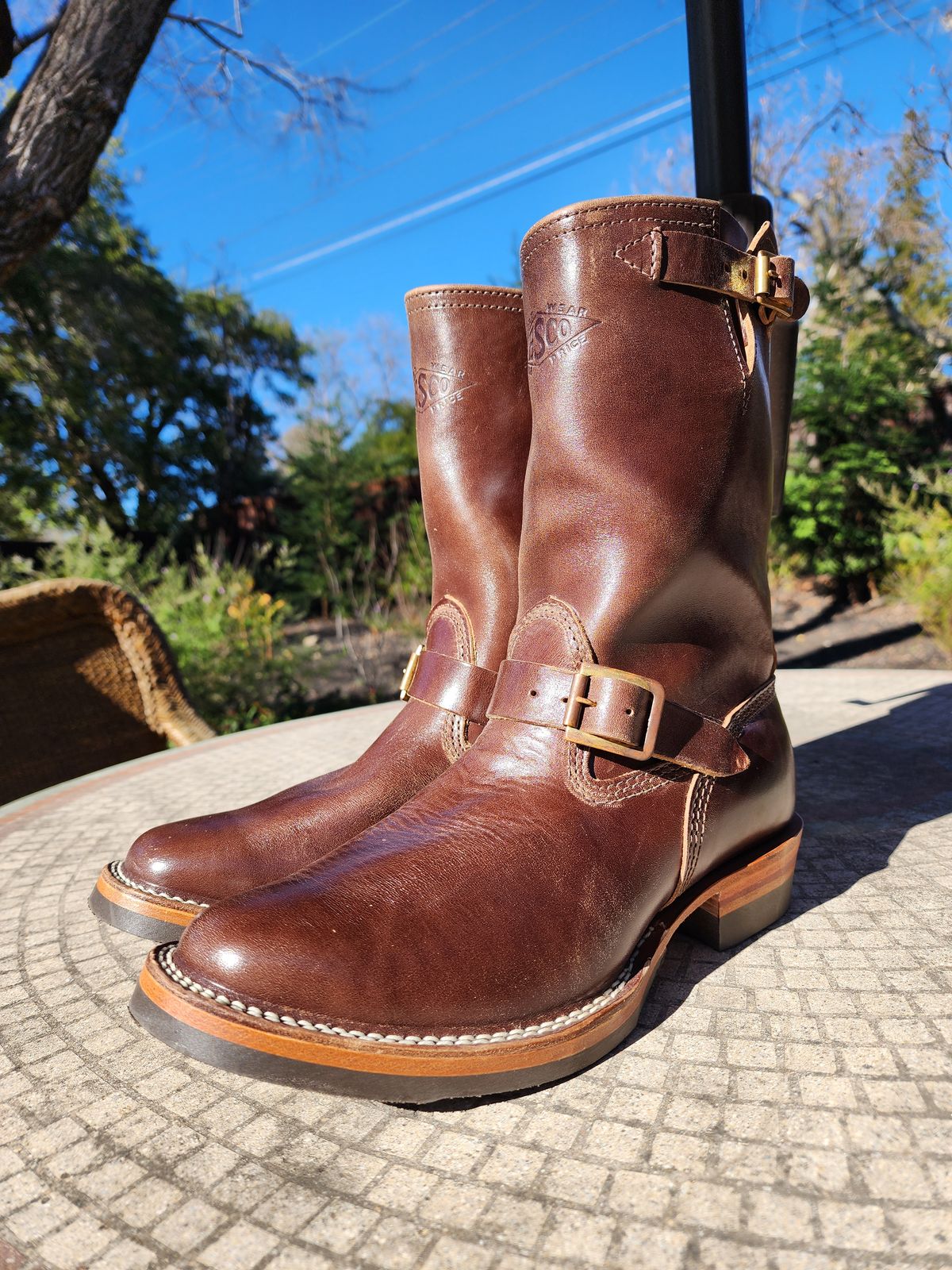 Photo by Janbiya on January 12, 2025 of the Wesco Mister Lou in Brown Horsehide.