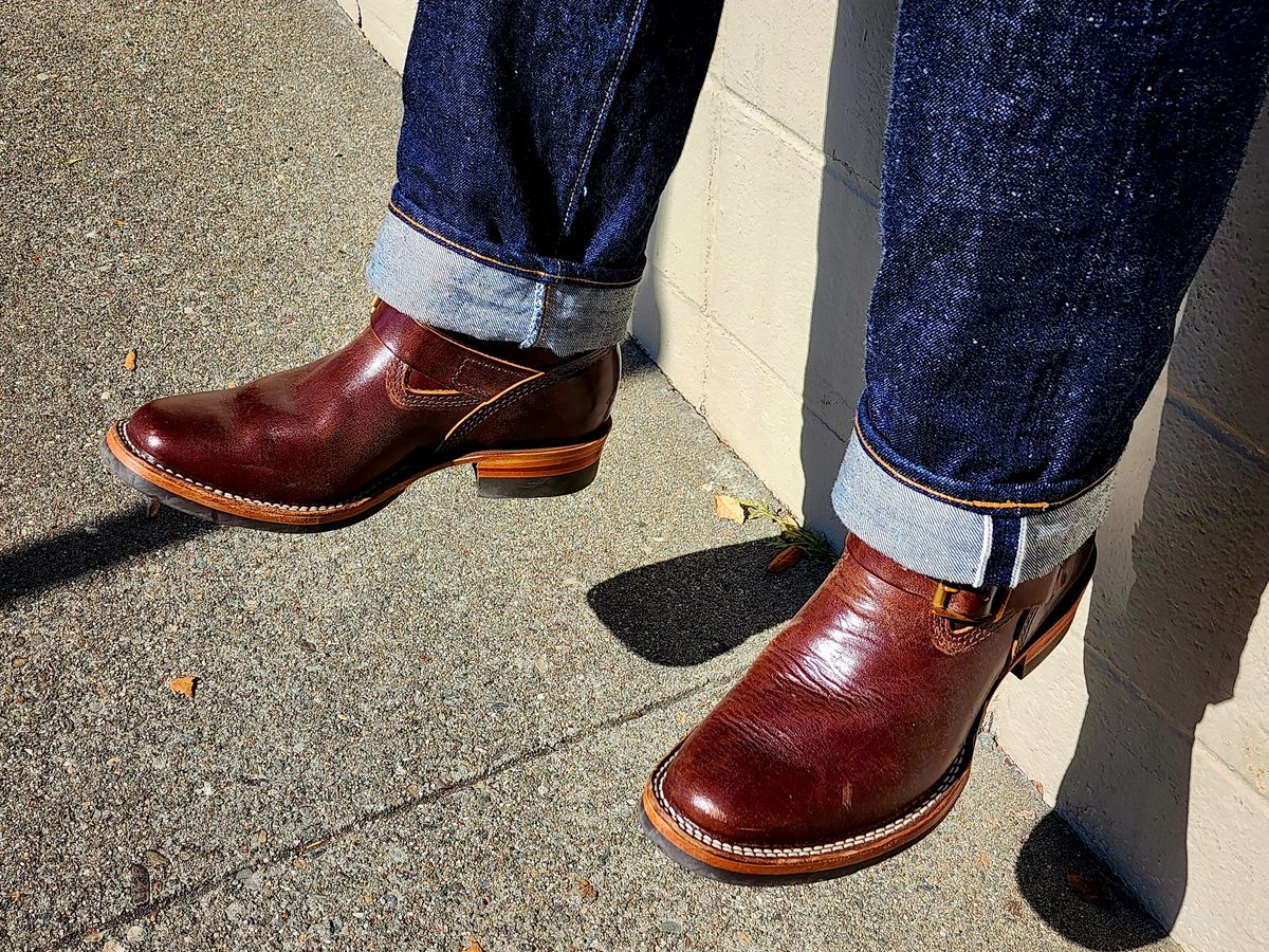 Photo by Janbiya on March 8, 2025 of the Wesco Mister Lou in Brown Horsehide.