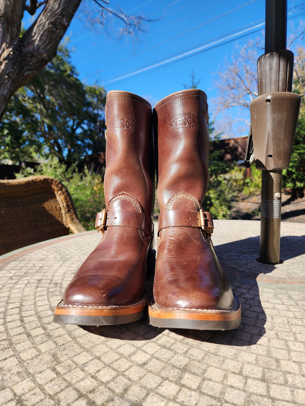 Photo by Janbiya on January 12, 2025 of the Wesco Mister Lou in Brown Horsehide.