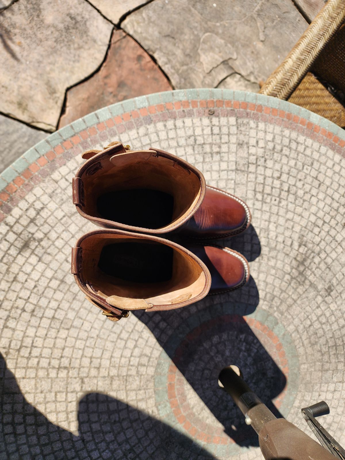 Photo by Janbiya on January 12, 2025 of the Wesco Mister Lou in Brown Horsehide.