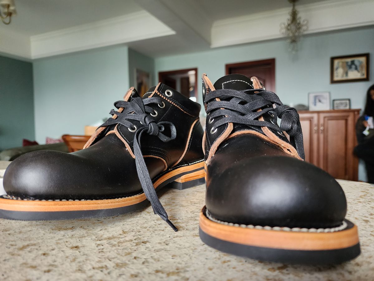 Photo by Janbiya on April 18, 2024 of the Group Leader Handmade Boots A01 in Horween Black Chromexcel.