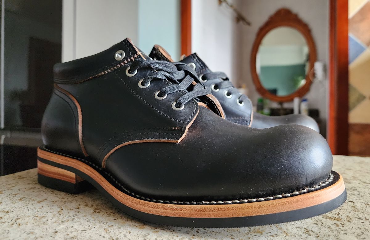 Photo by Janbiya on April 18, 2024 of the Group Leader Handmade Boots A01 in Horween Black Chromexcel.