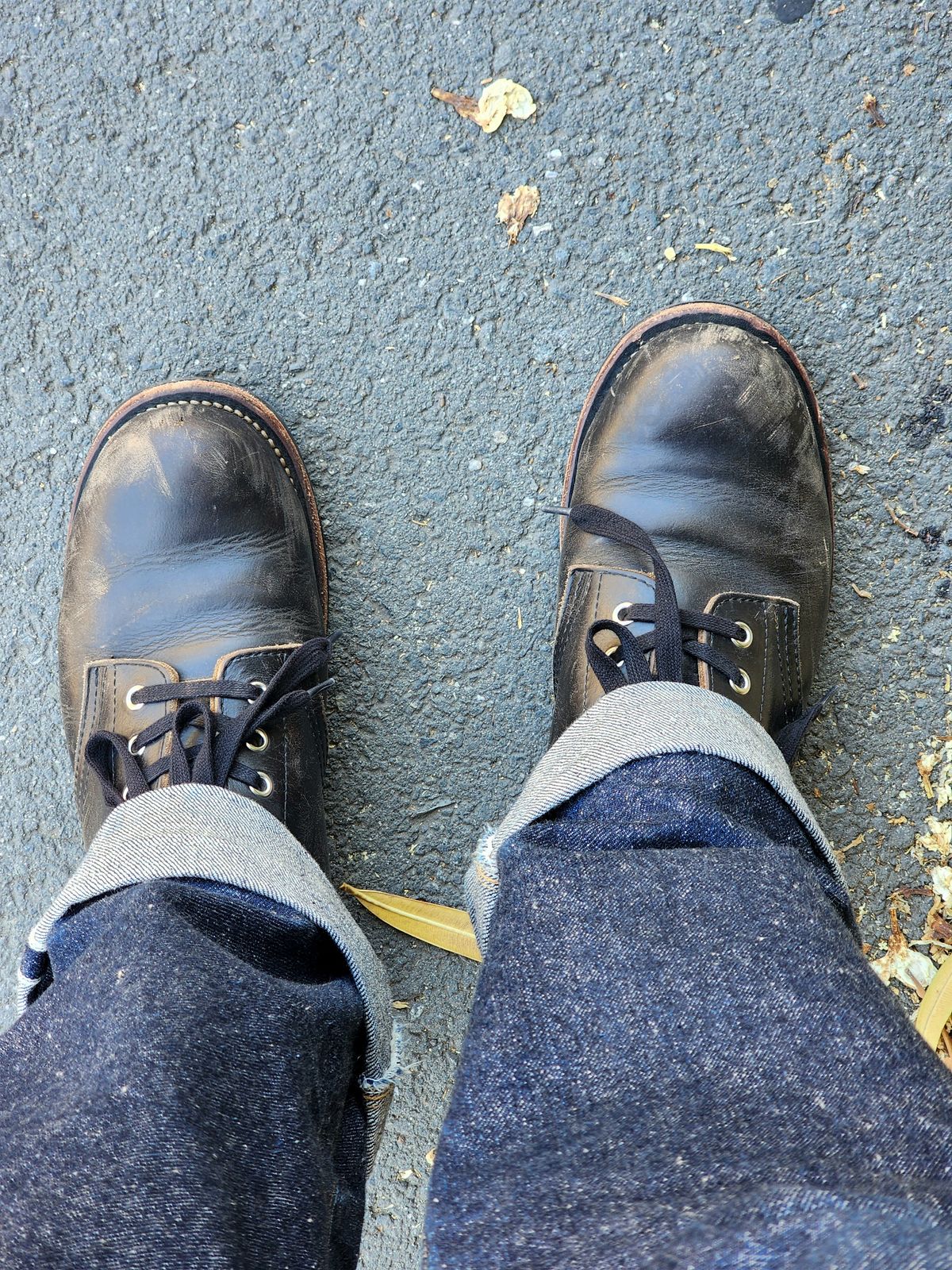 Photo by Janbiya on June 23, 2025 of the Group Leader Handmade Boots A01 in Horween Black Chromexcel.