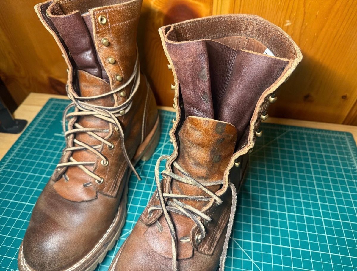 Photo by MacarioTierradentro on January 9, 2026 of the Nicks Officer in Horween Ember Waxed Flesh.