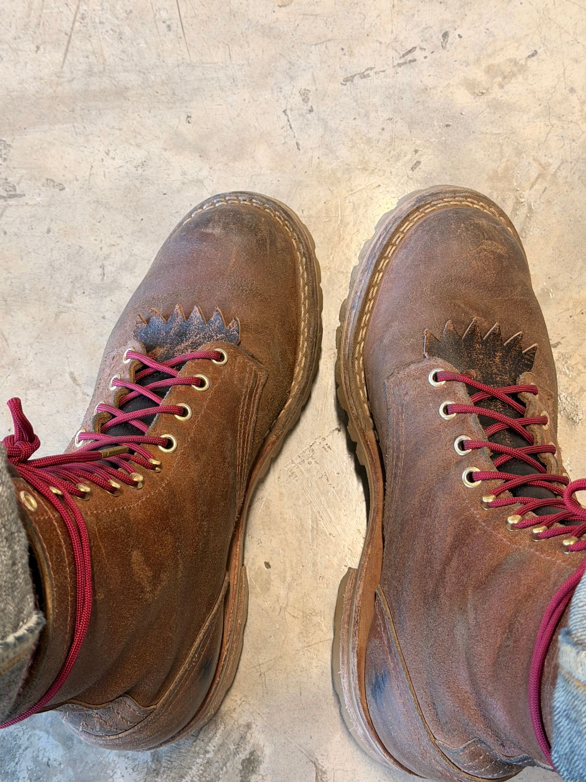 Photo by MacarioTierradentro on February 26, 2026 of the Nicks Officer in Horween Ember Waxed Flesh.